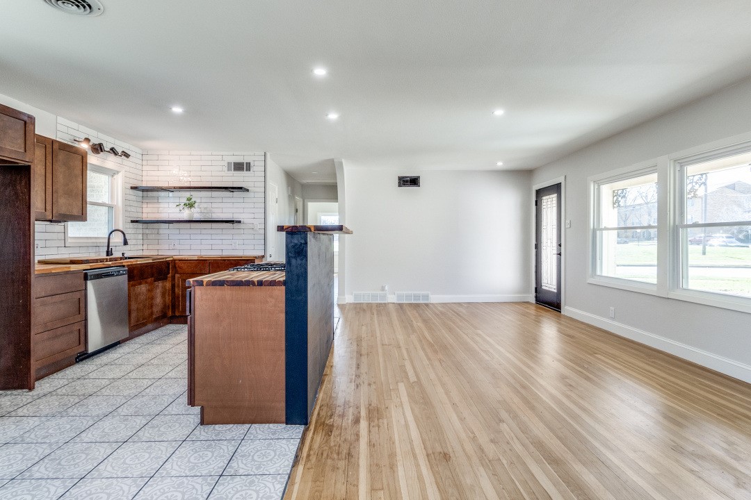 11002 Ulloa Lane