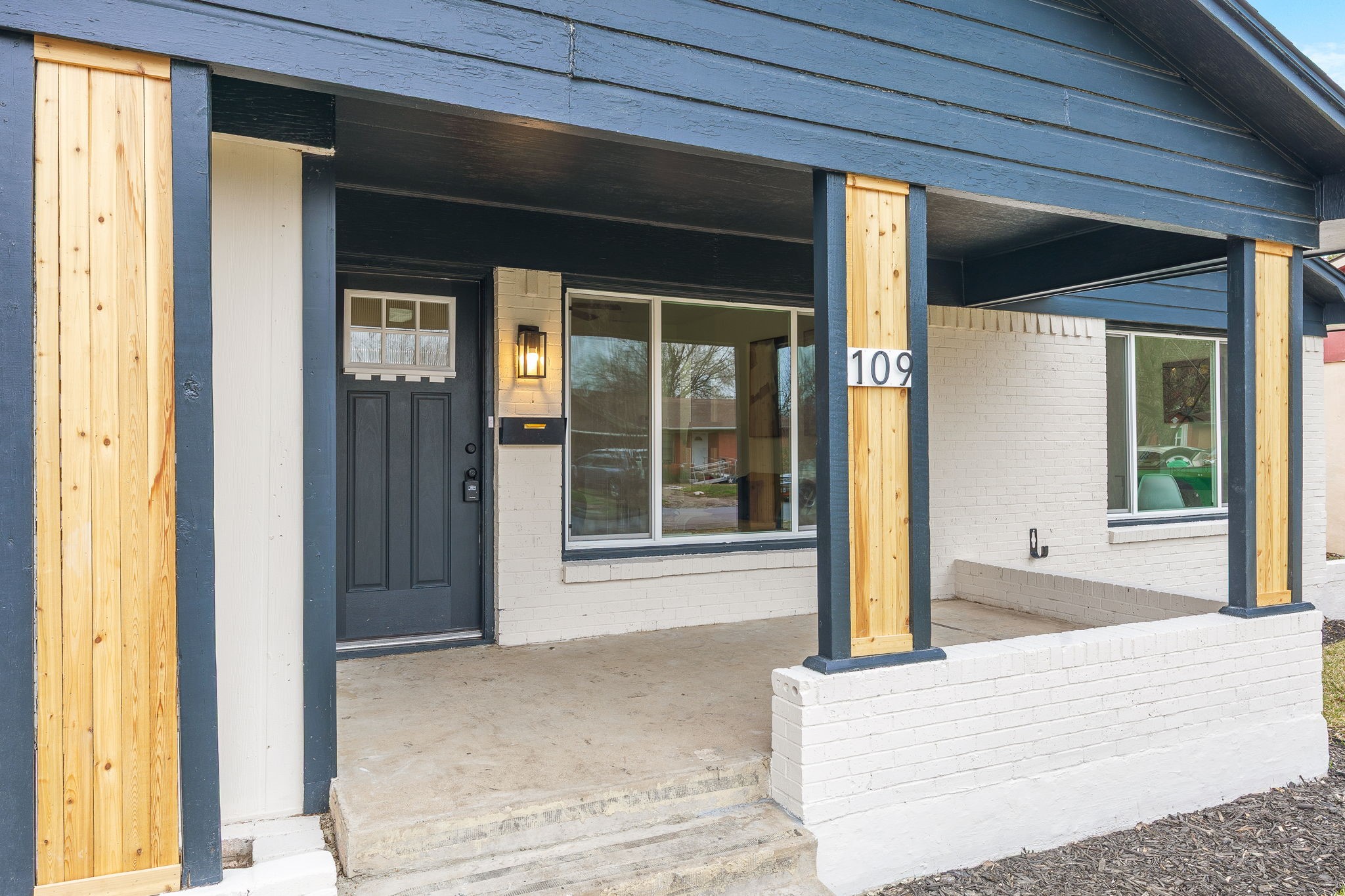 109 E Carolyn Drive