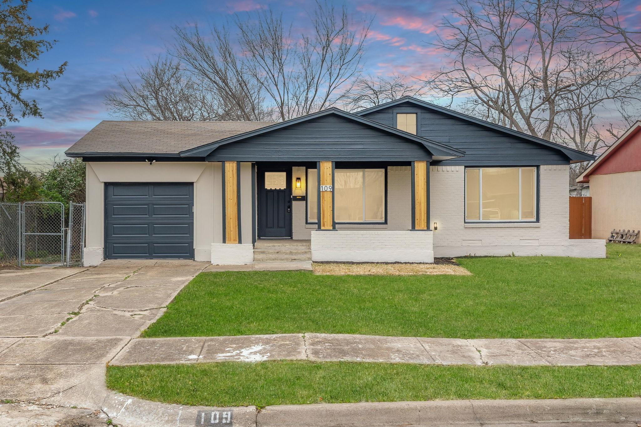109 E Carolyn Drive