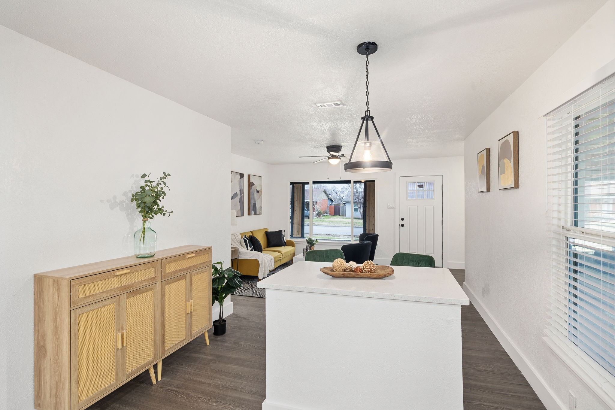 109 E Carolyn Drive