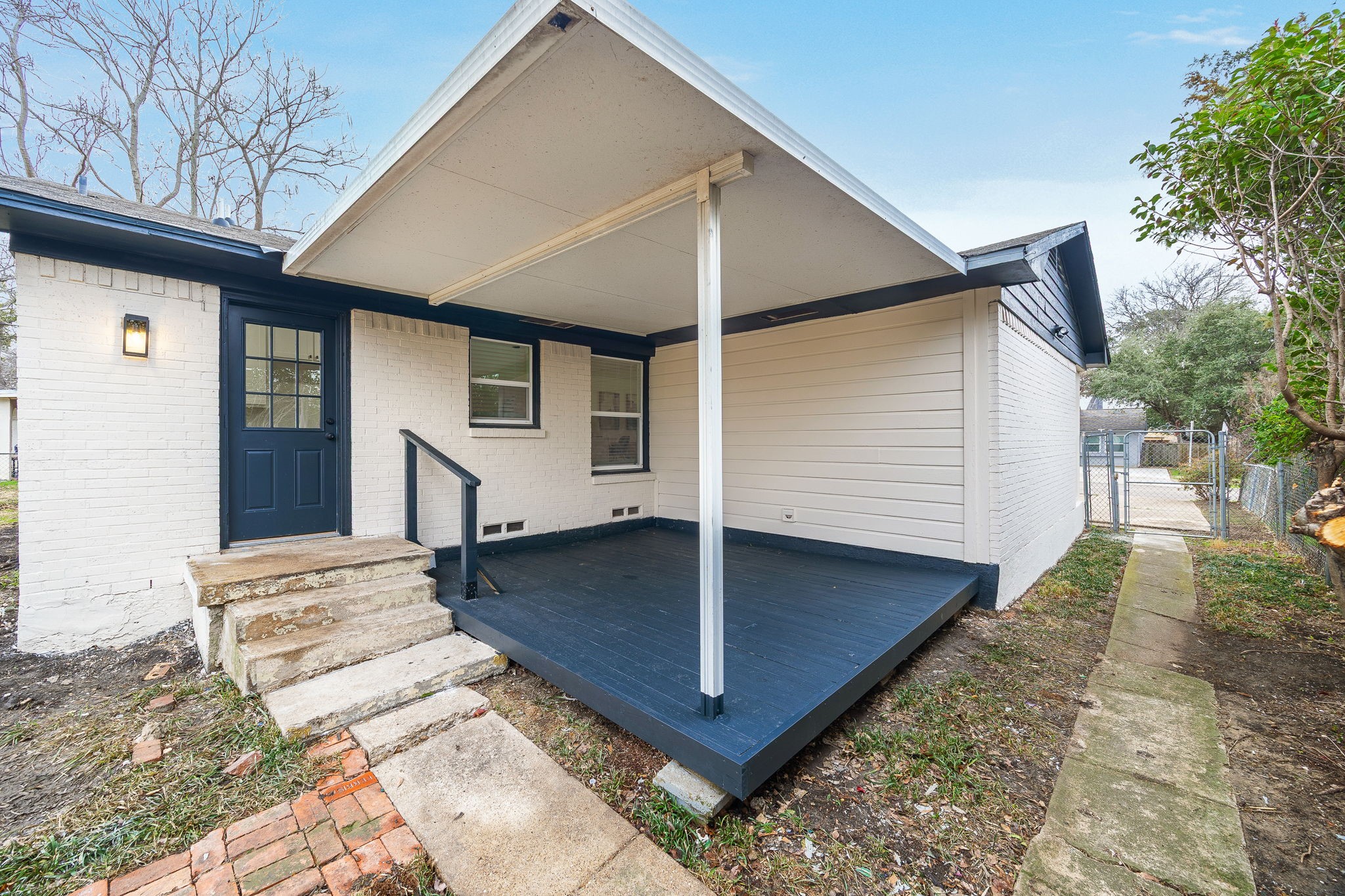 109 E Carolyn Drive