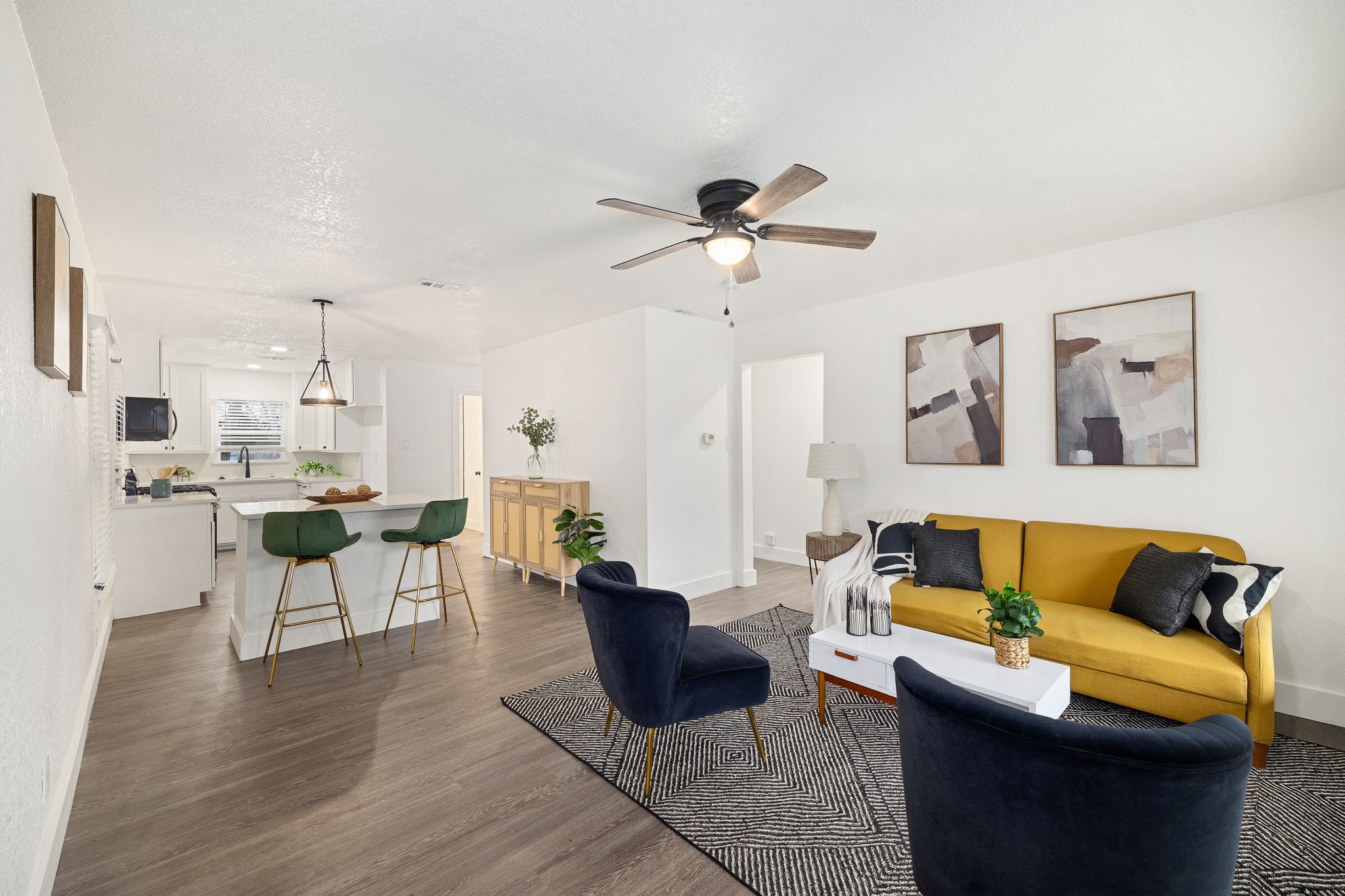109 E Carolyn Drive