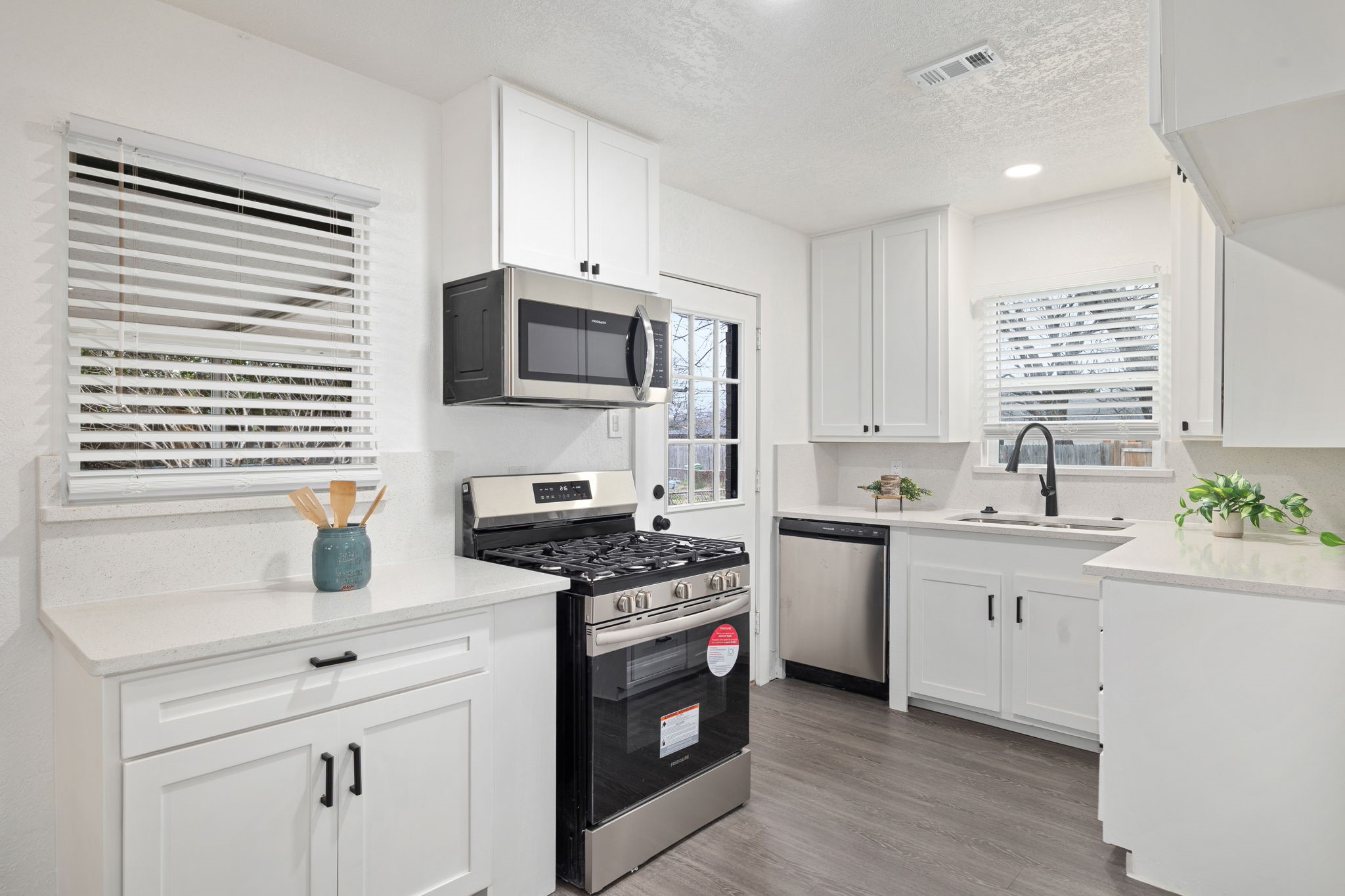 109 E Carolyn Drive