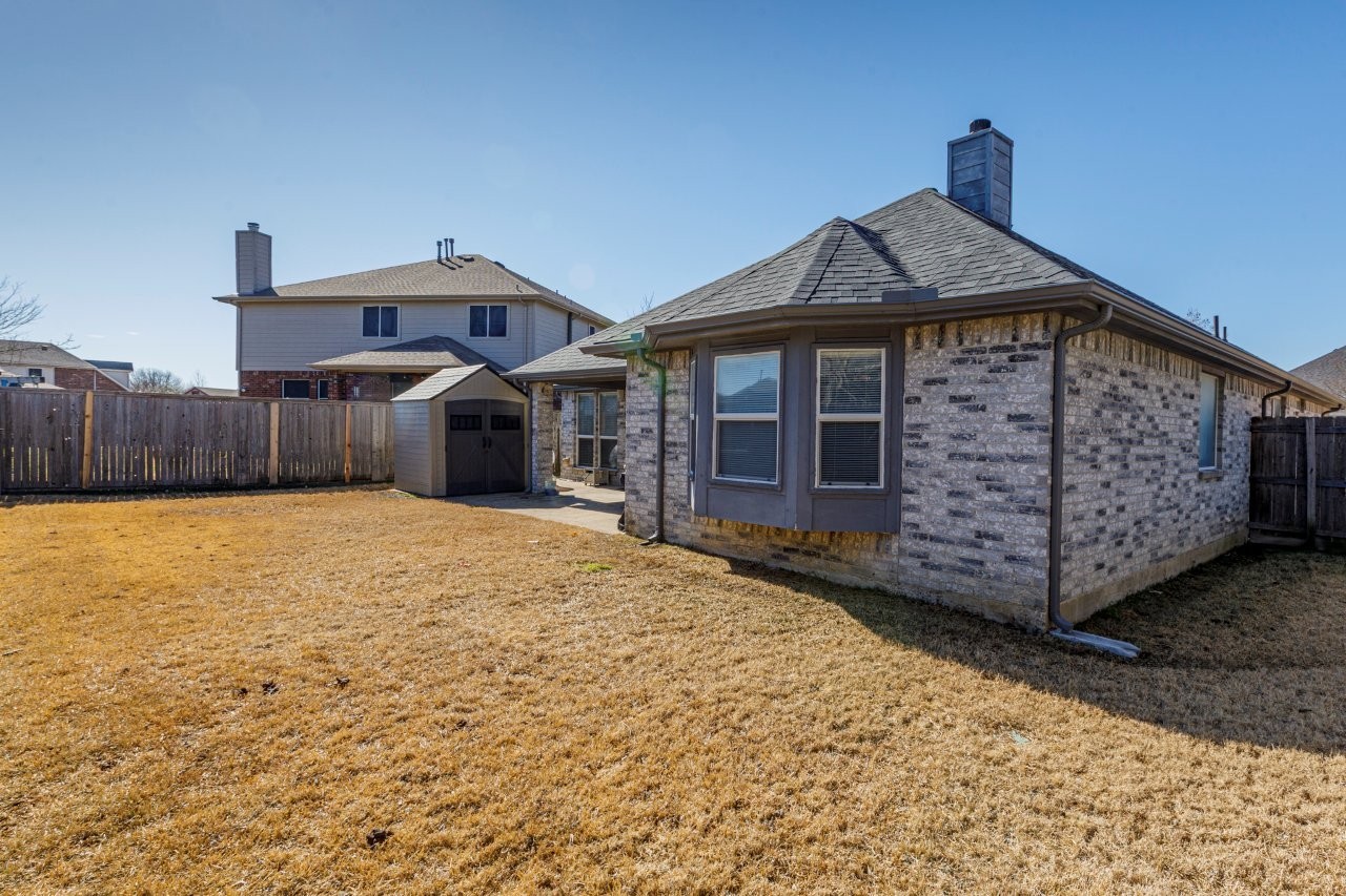 122 E Forestwood Drive