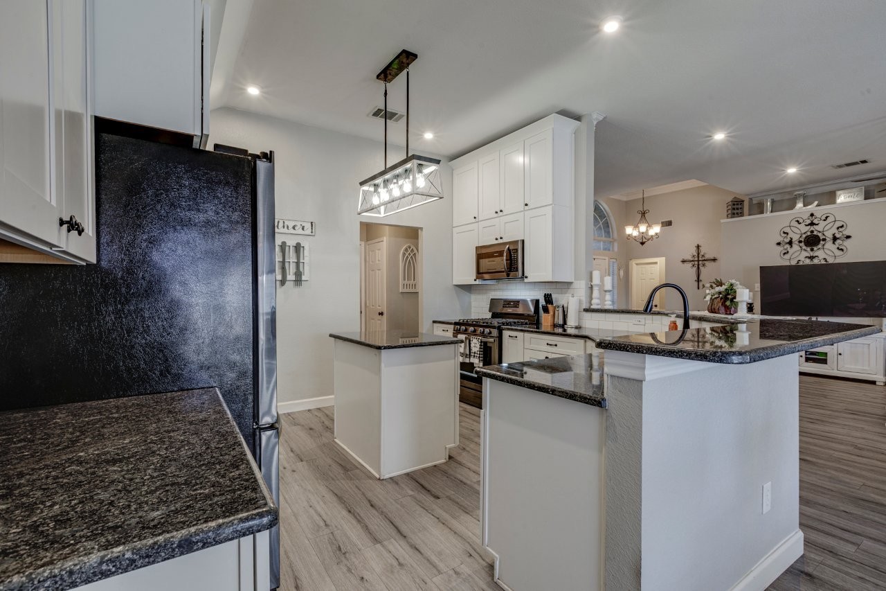 122 E Forestwood Drive