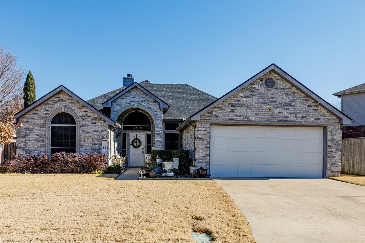 122 E Forestwood Drive