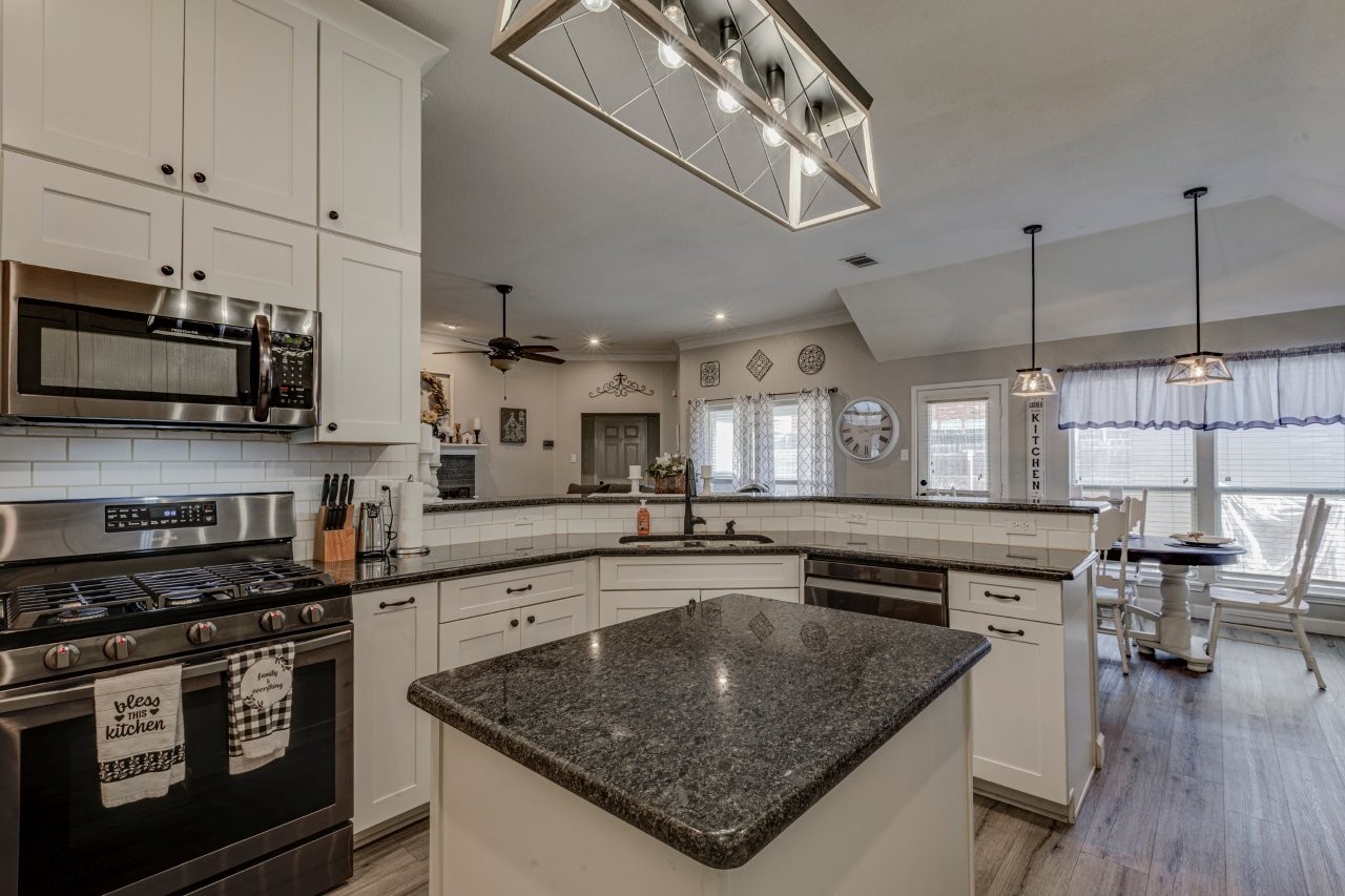 122 E Forestwood Drive