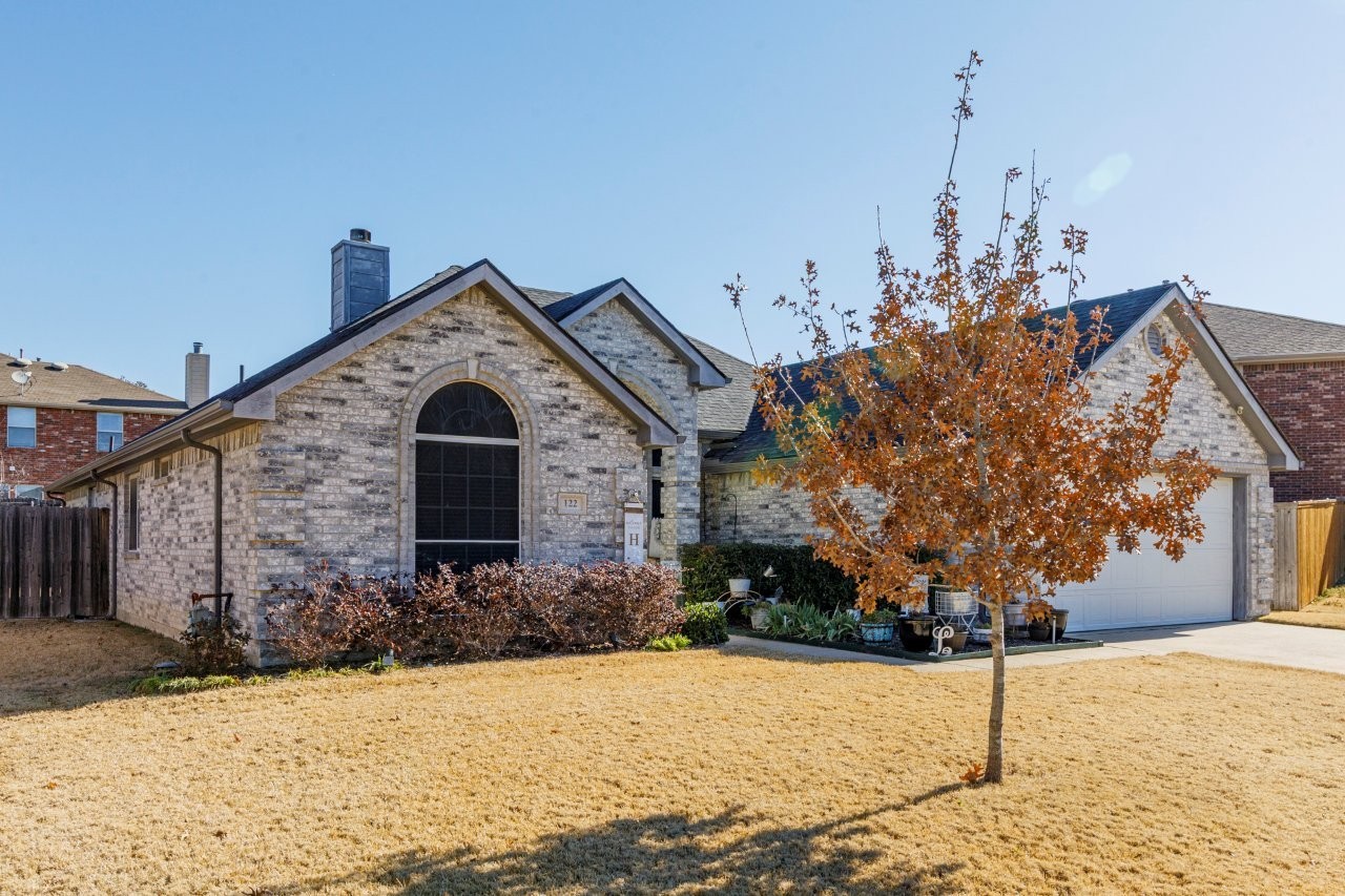 122 E Forestwood Drive