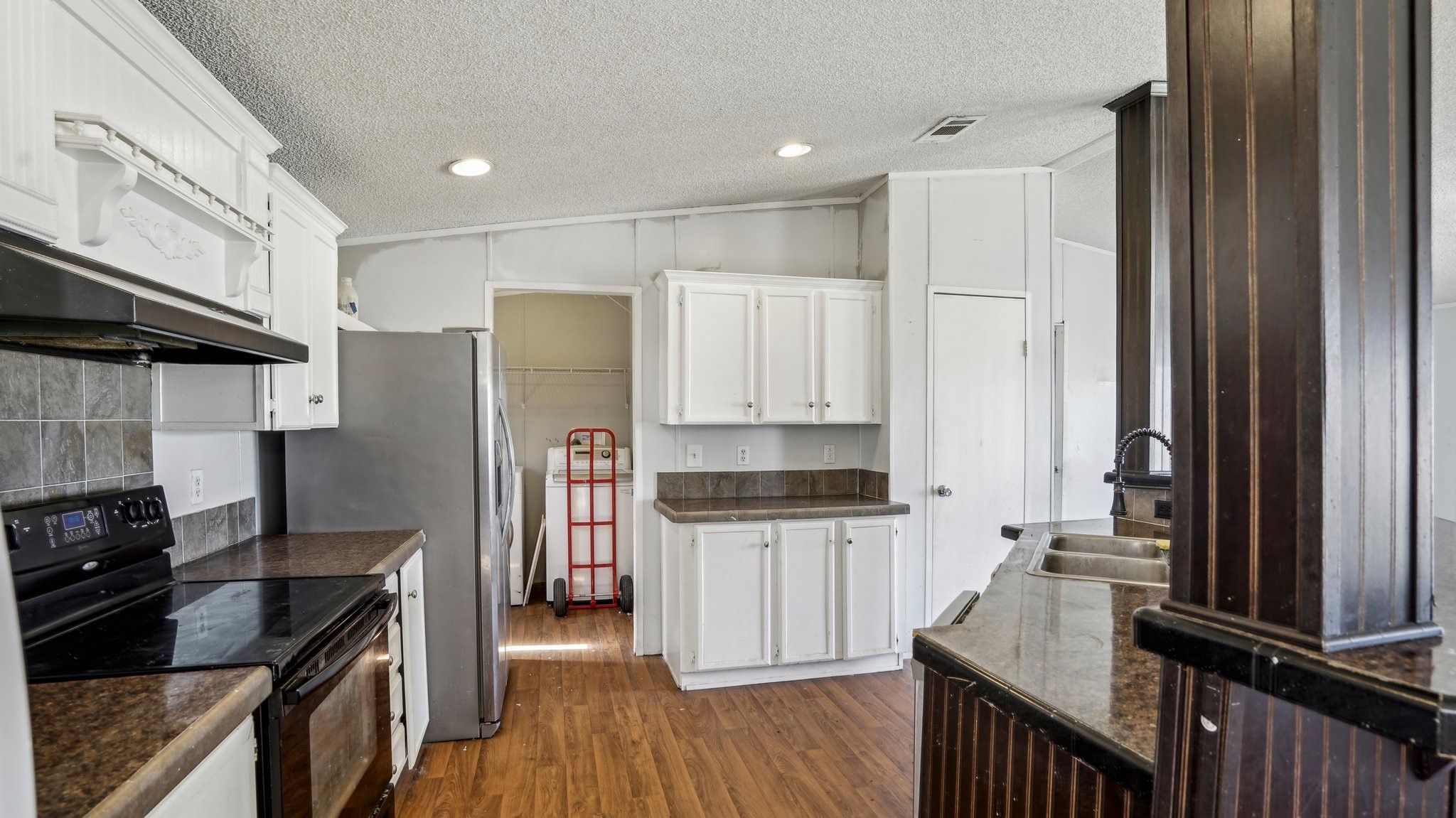 105 Billabong Court