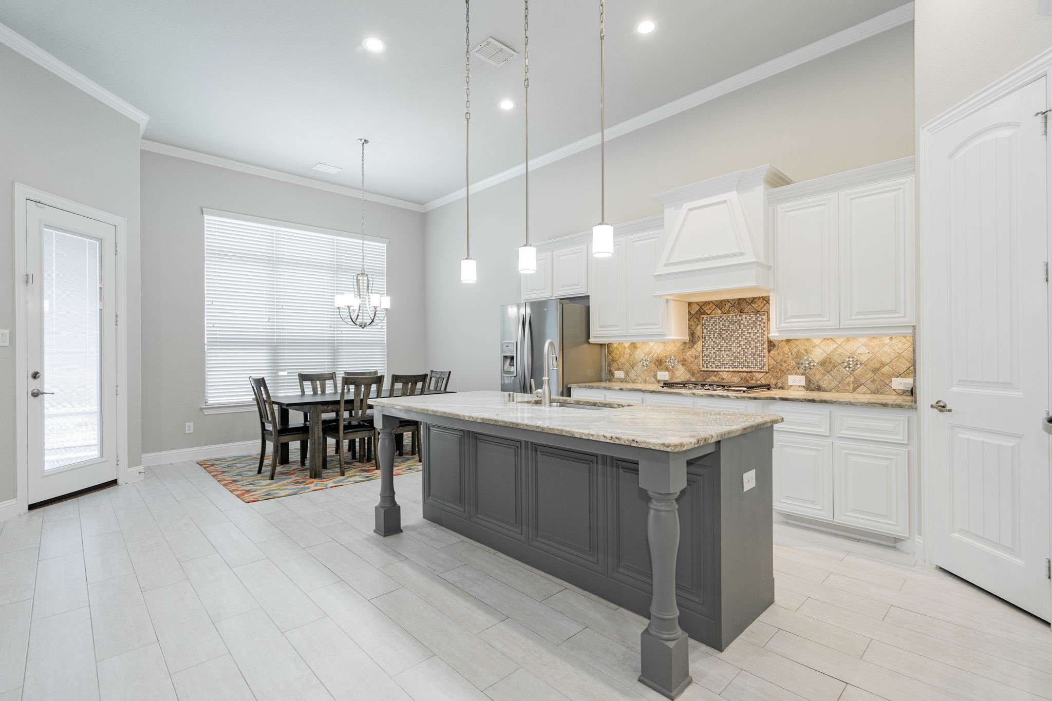 946 Amber Knoll Drive