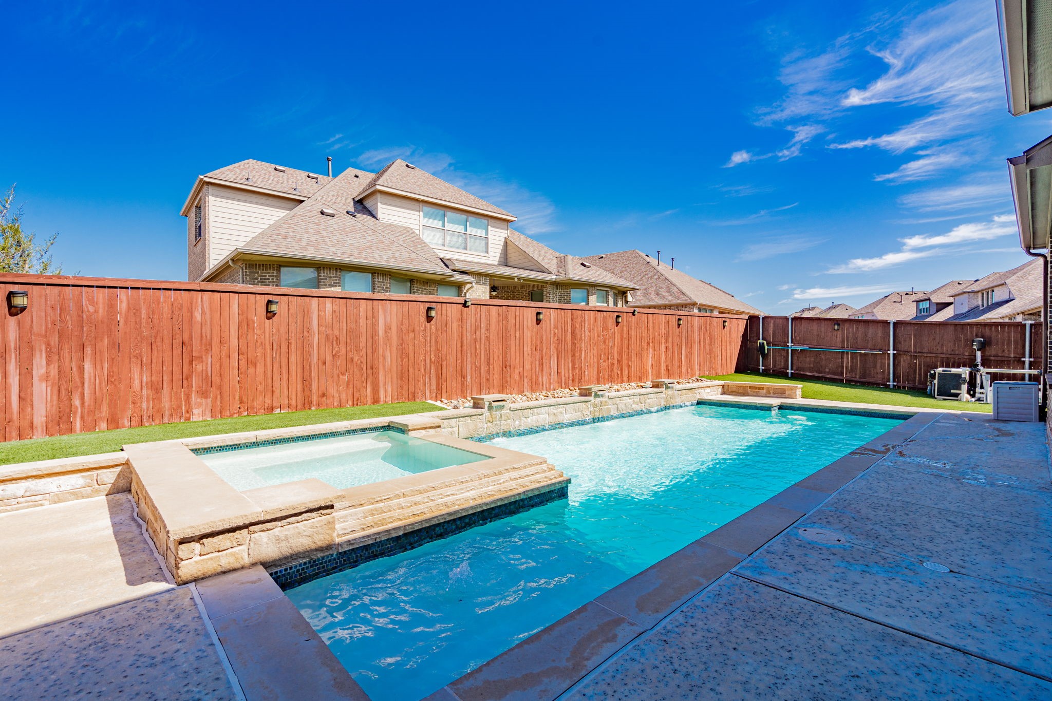 946 Amber Knoll Drive