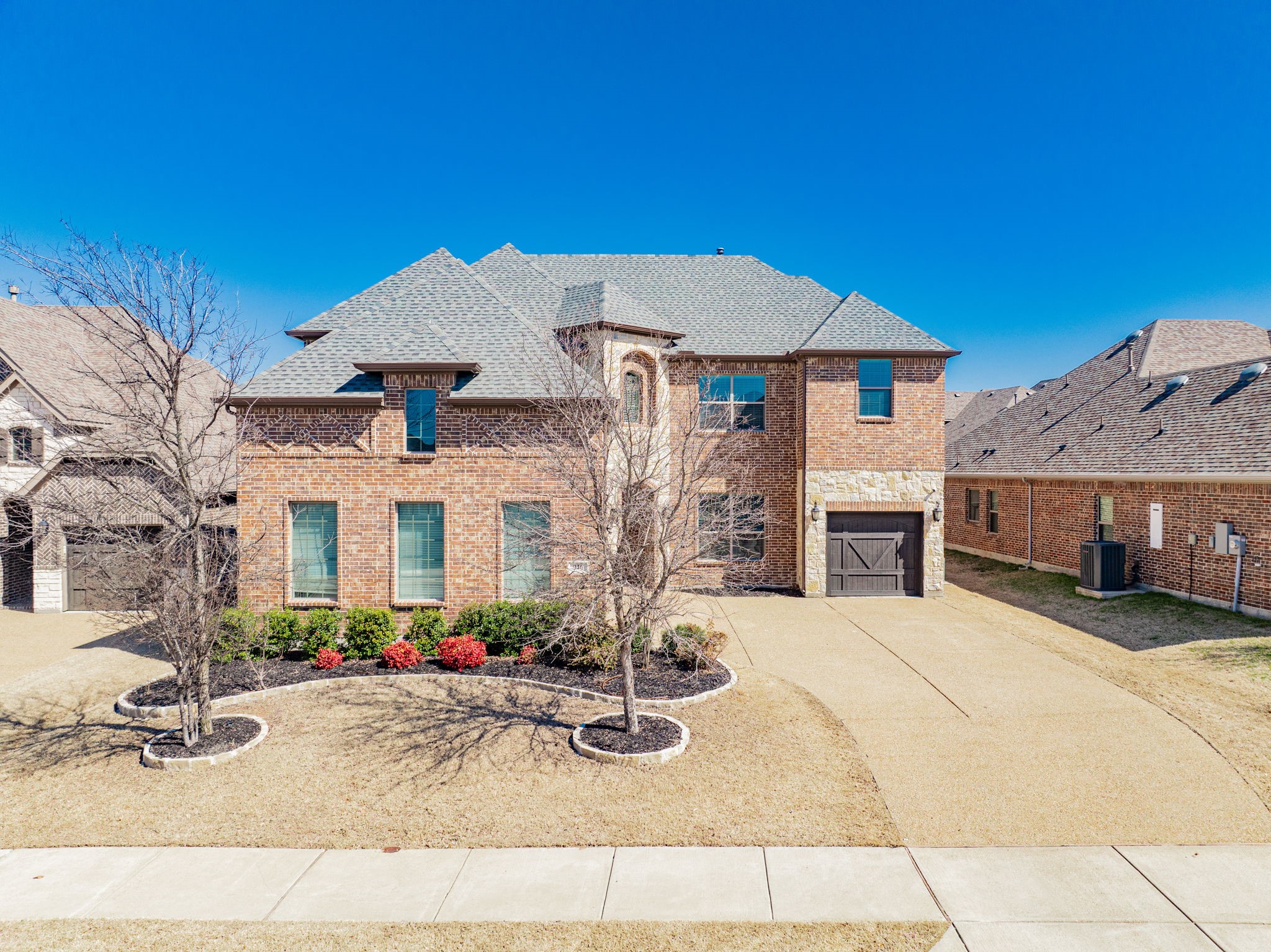 946 Amber Knoll Drive