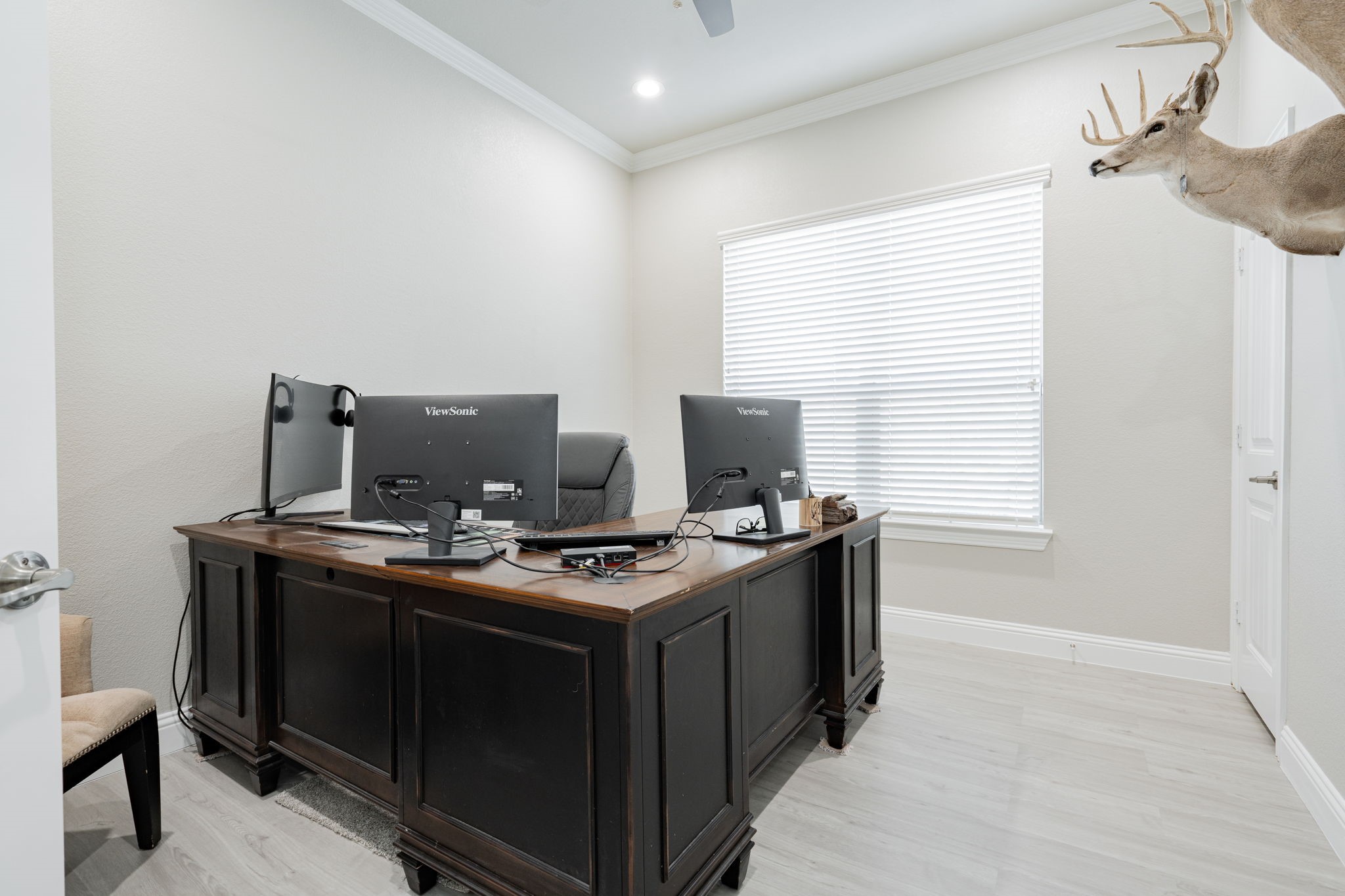 946 Amber Knoll Drive