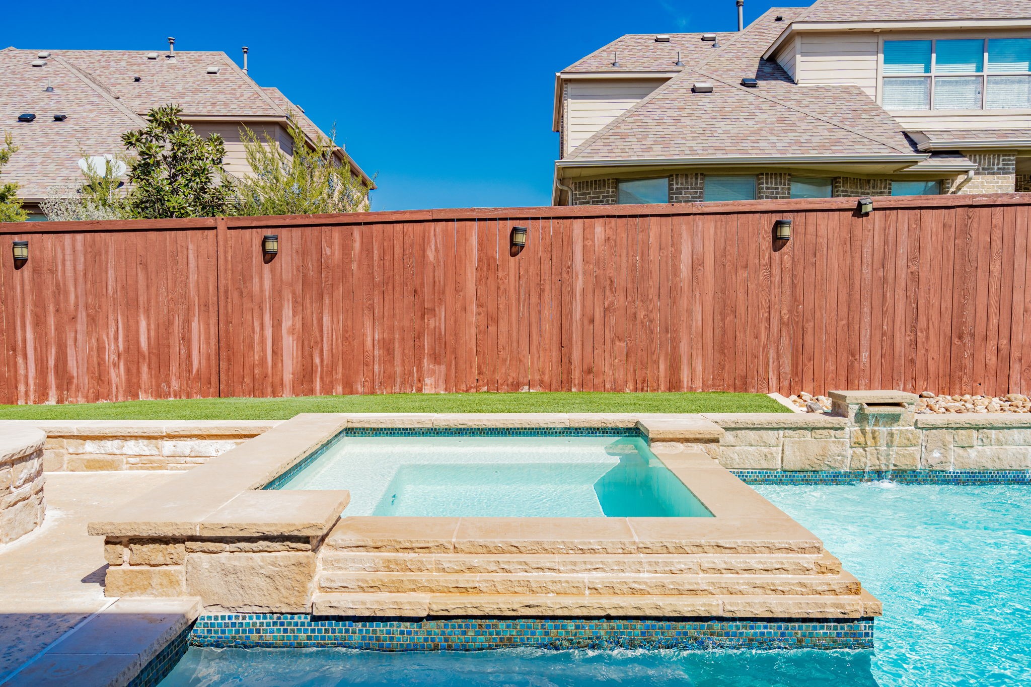 946 Amber Knoll Drive