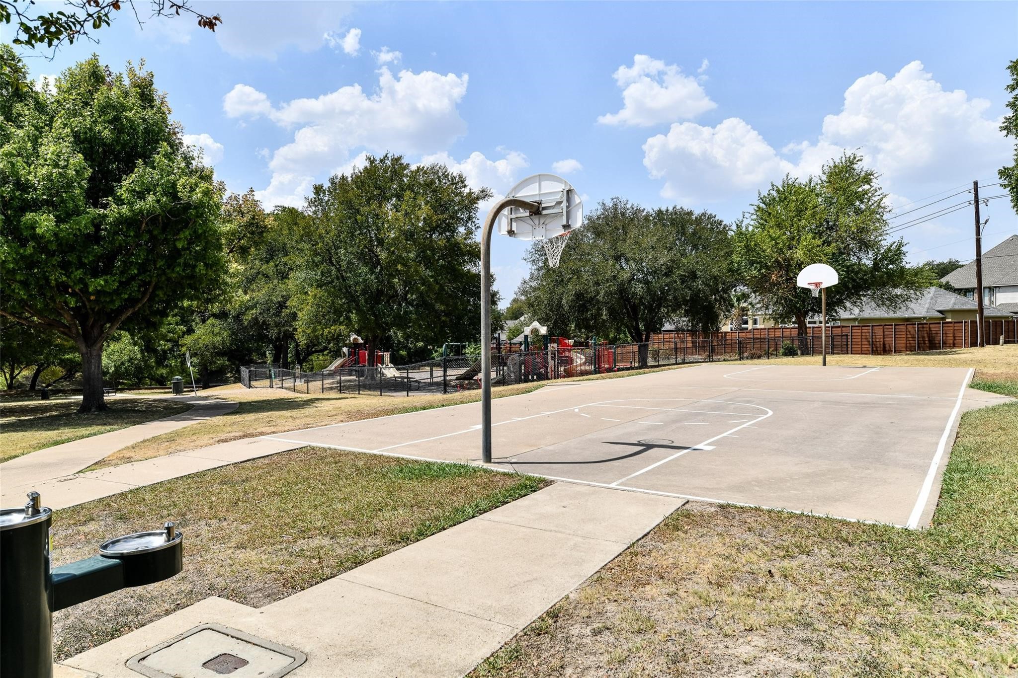 6220 Bentwood Trail 608