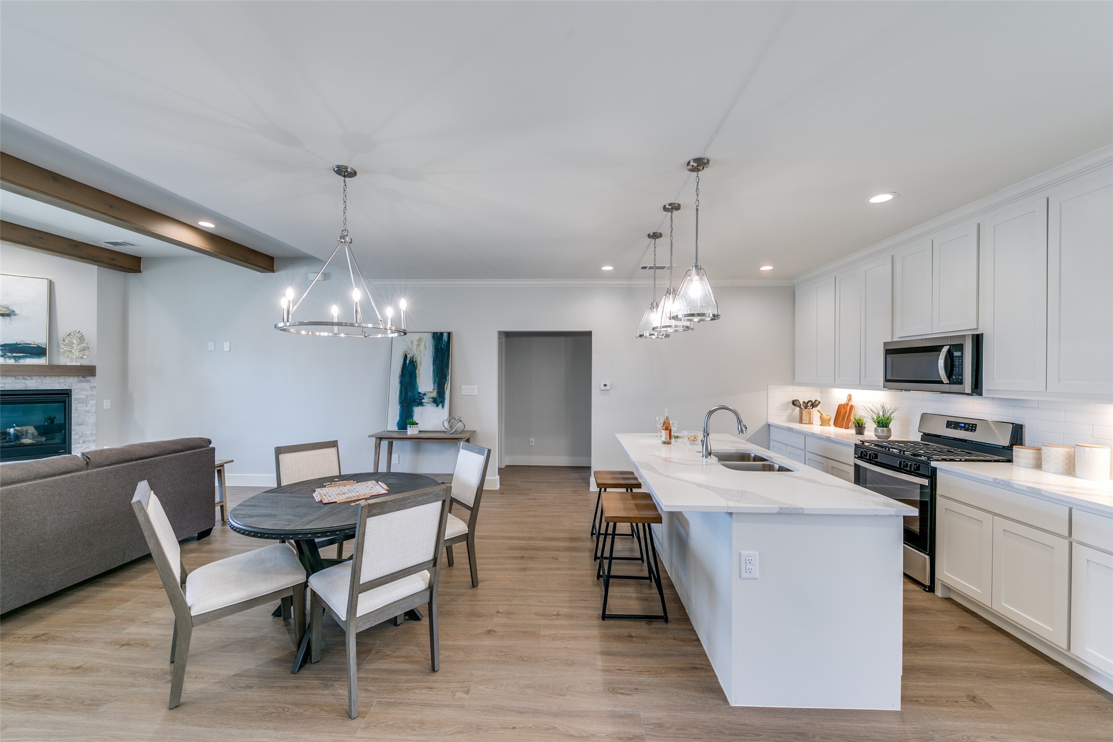 635 Community Lane
