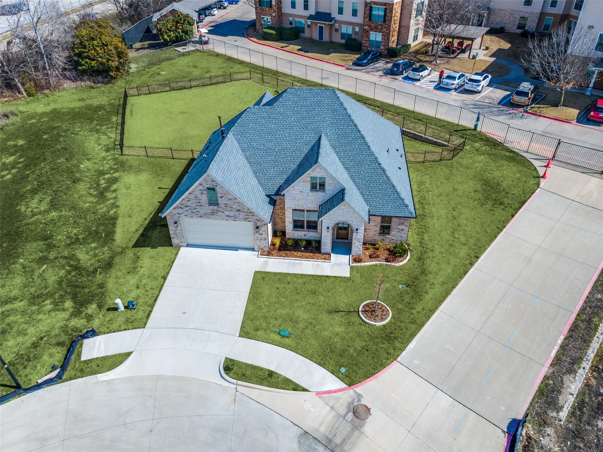 635 Community Lane