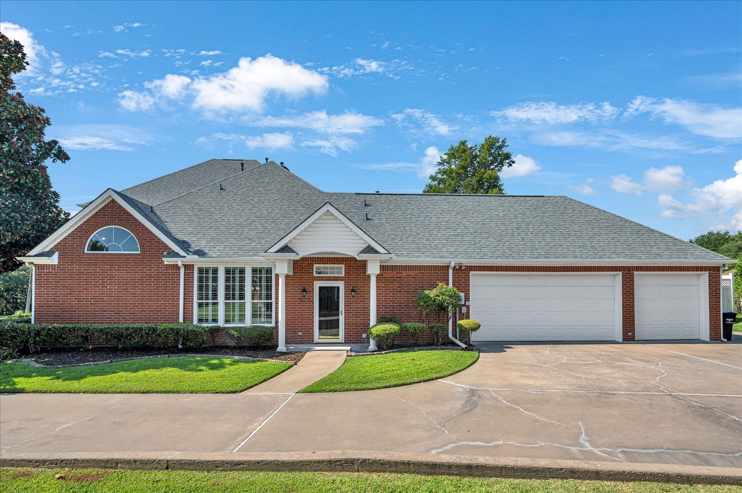 6404 Creekside Drive