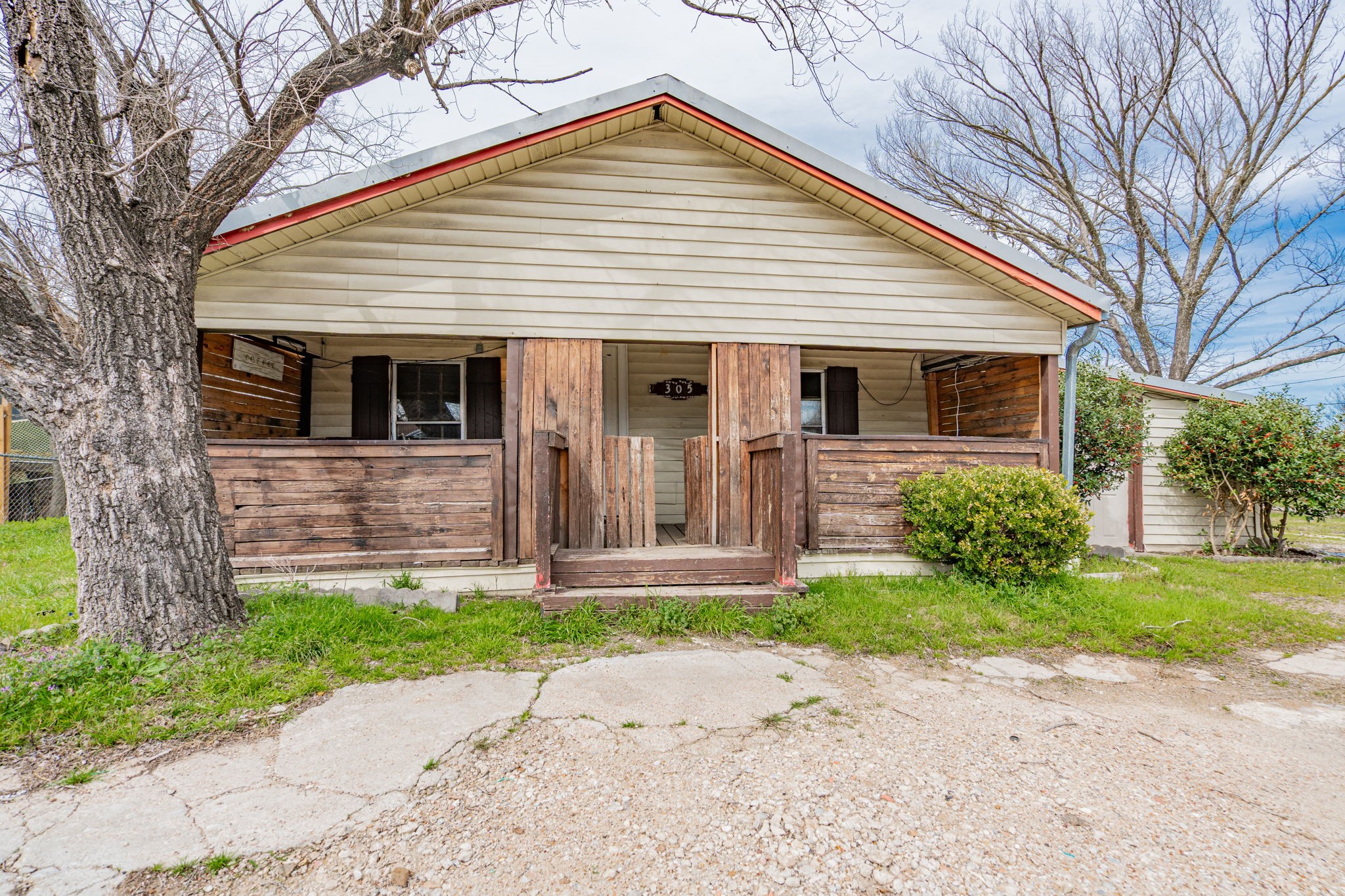 305 E Church Street