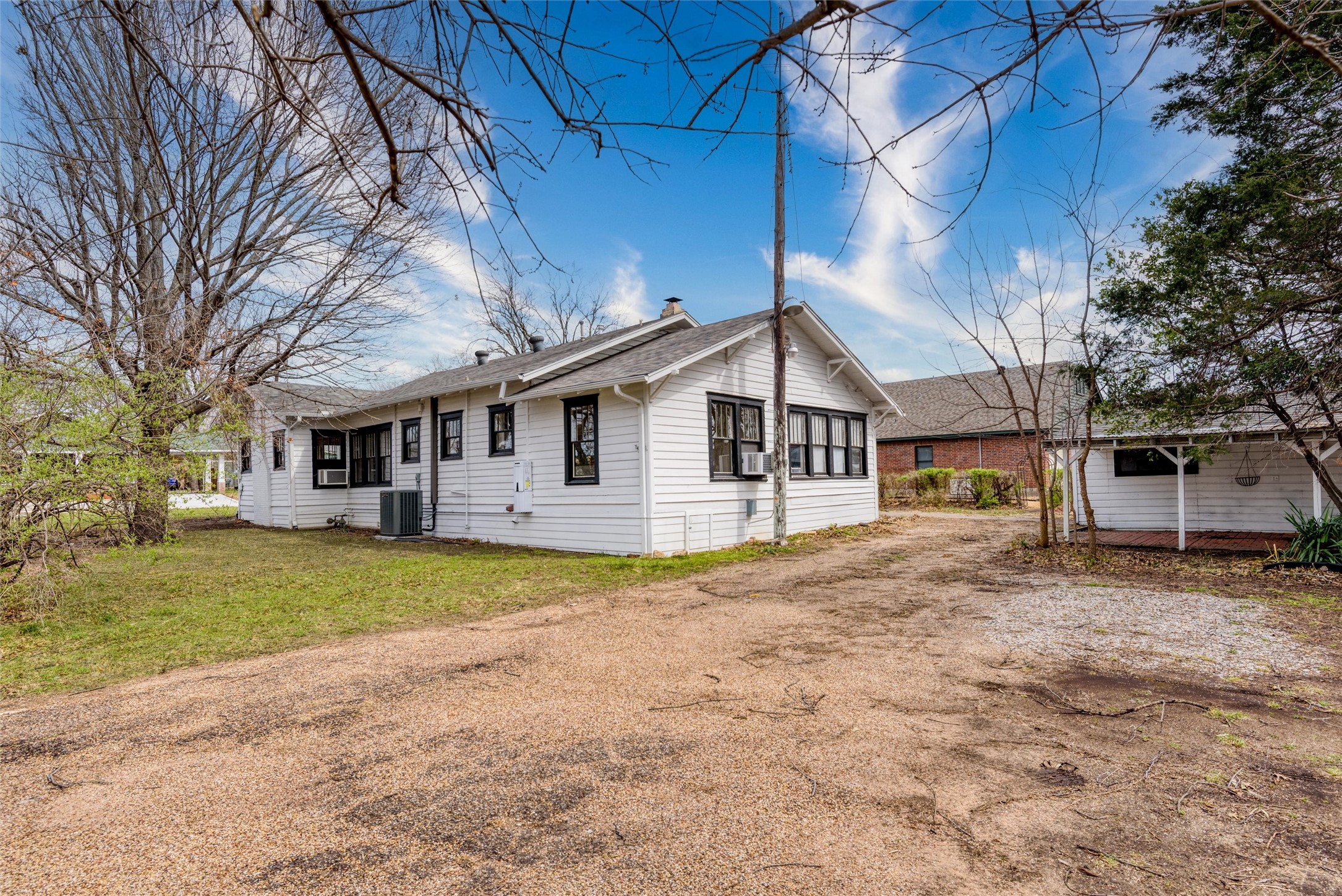 1505 W Louisiana Street