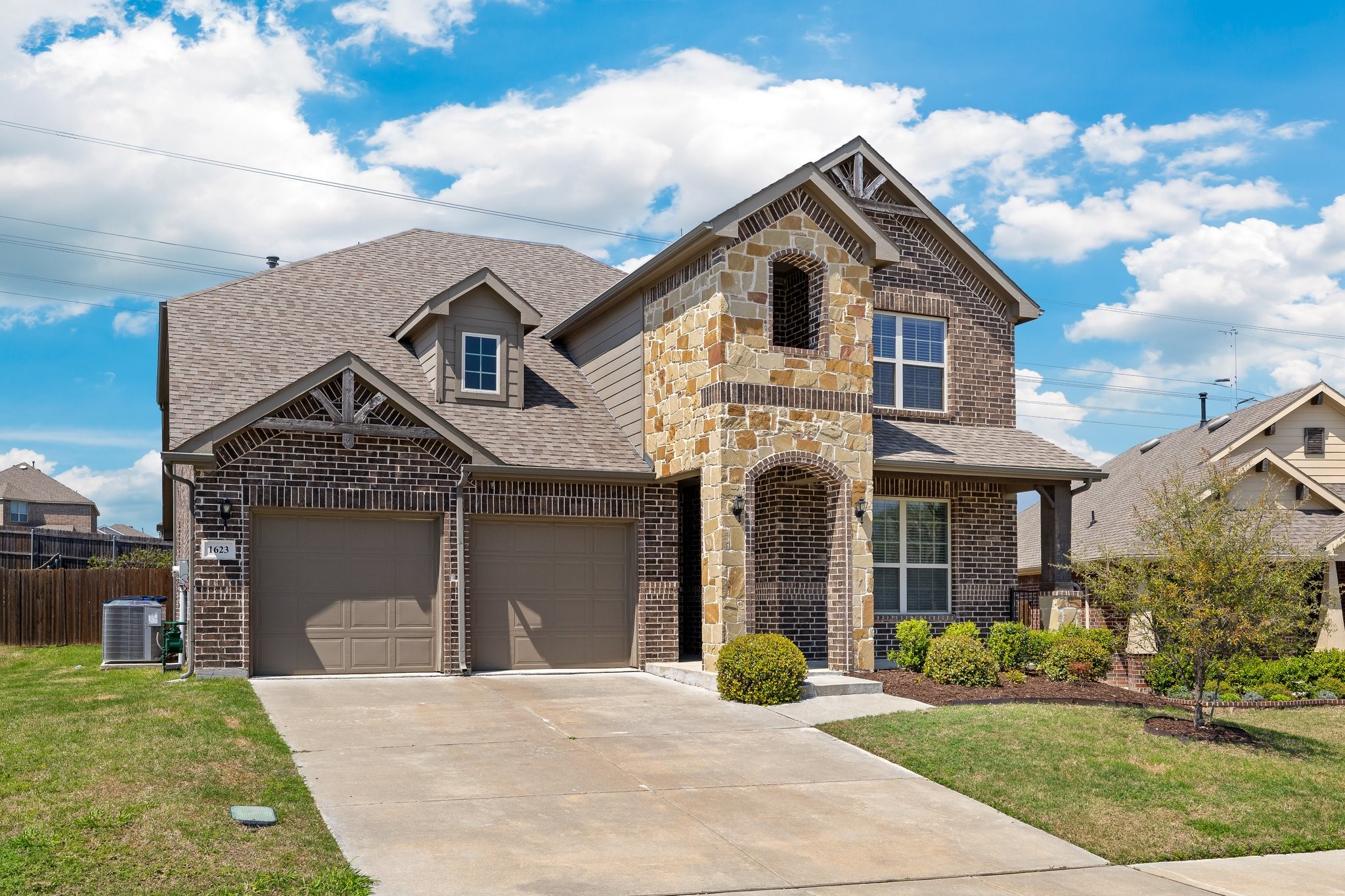 1623 Deer Field Lane