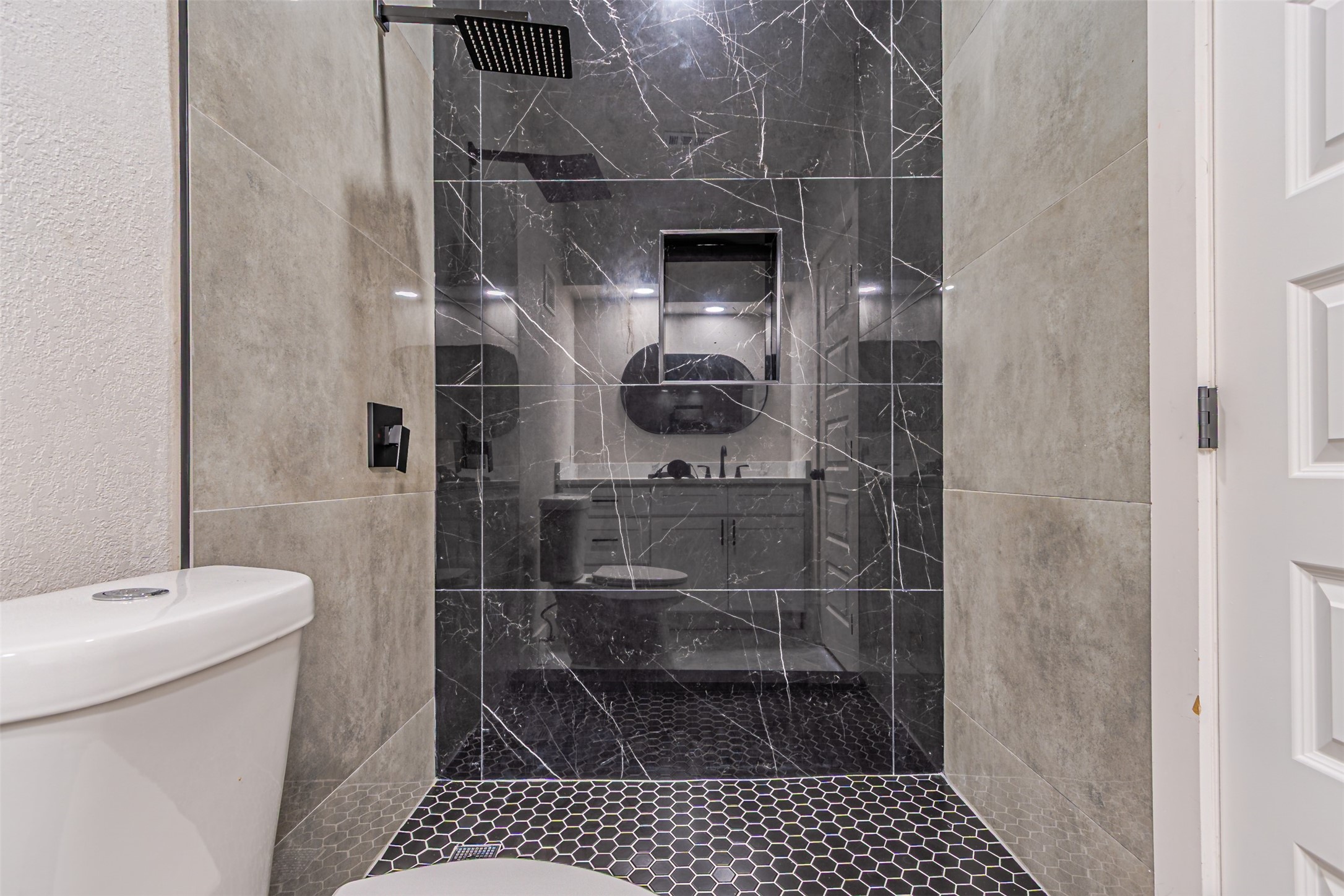 4107 Esters Road 807
