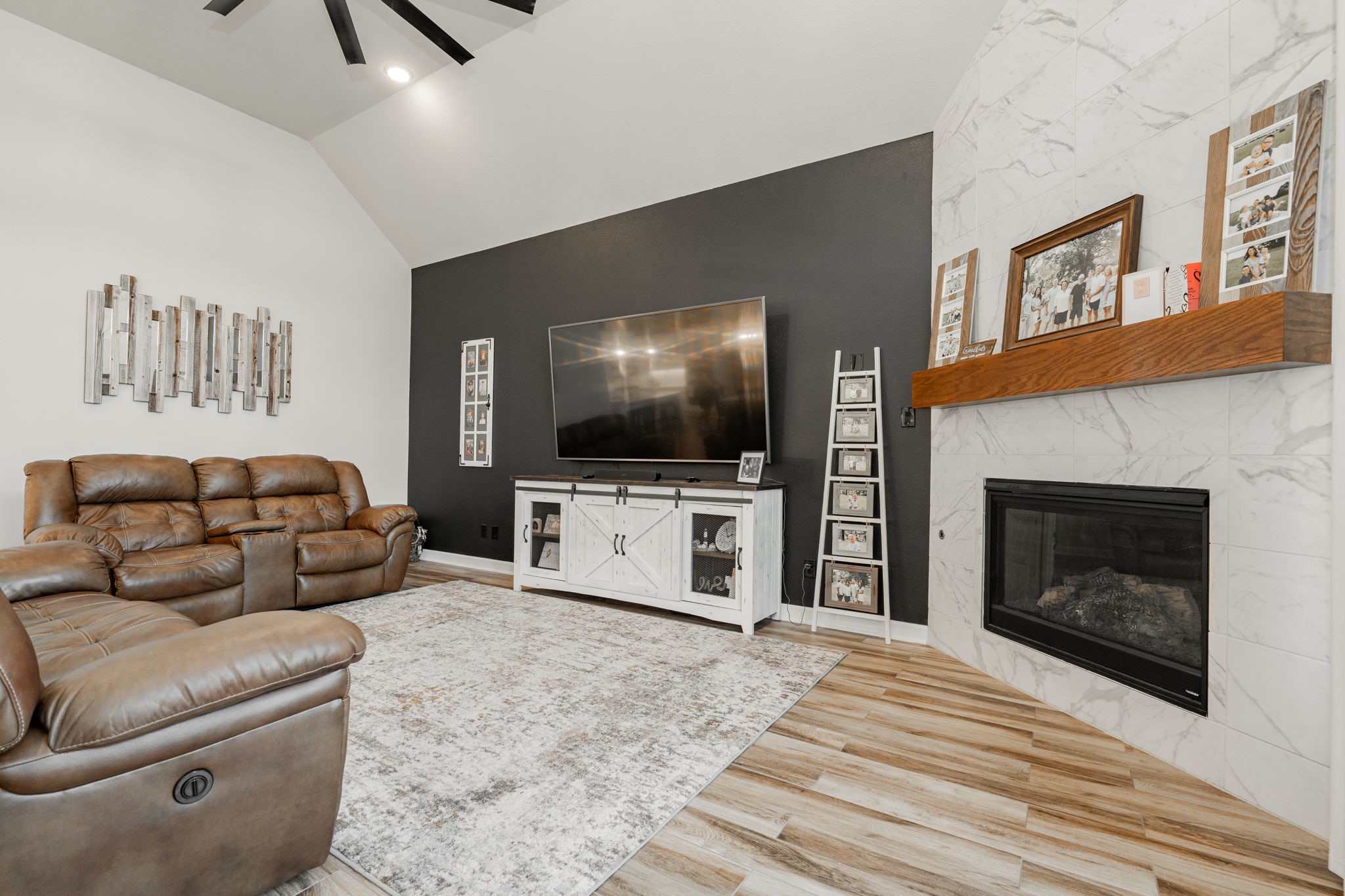 1906 Sicilia Lane