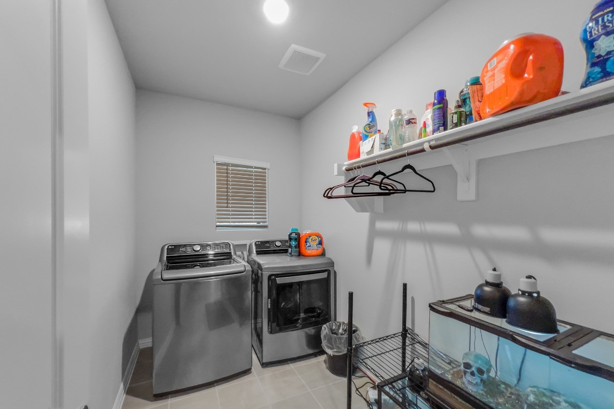 1805 Ash Oak Lane