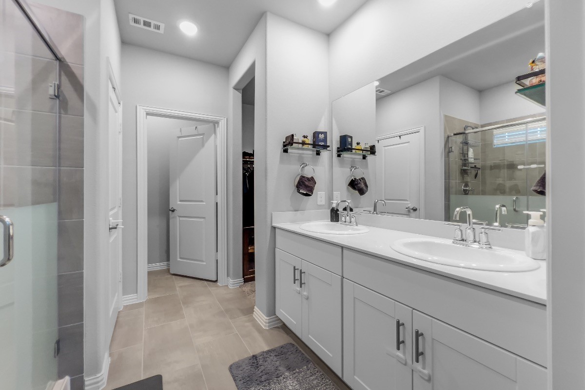 1805 Ash Oak Lane