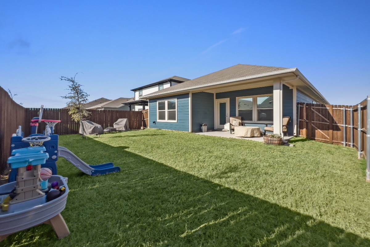 1805 Ash Oak Lane