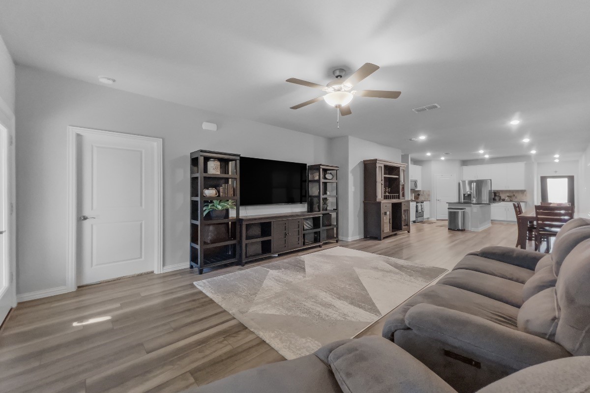 1805 Ash Oak Lane