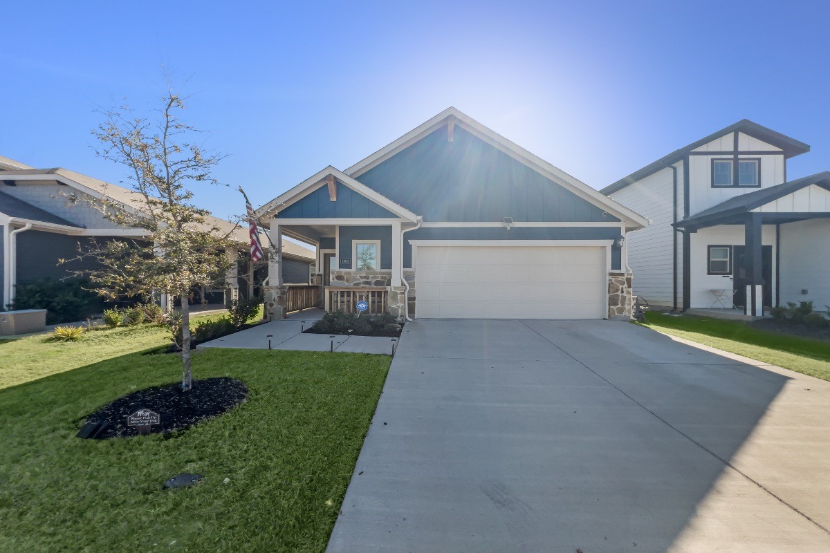 1805 Ash Oak Lane
