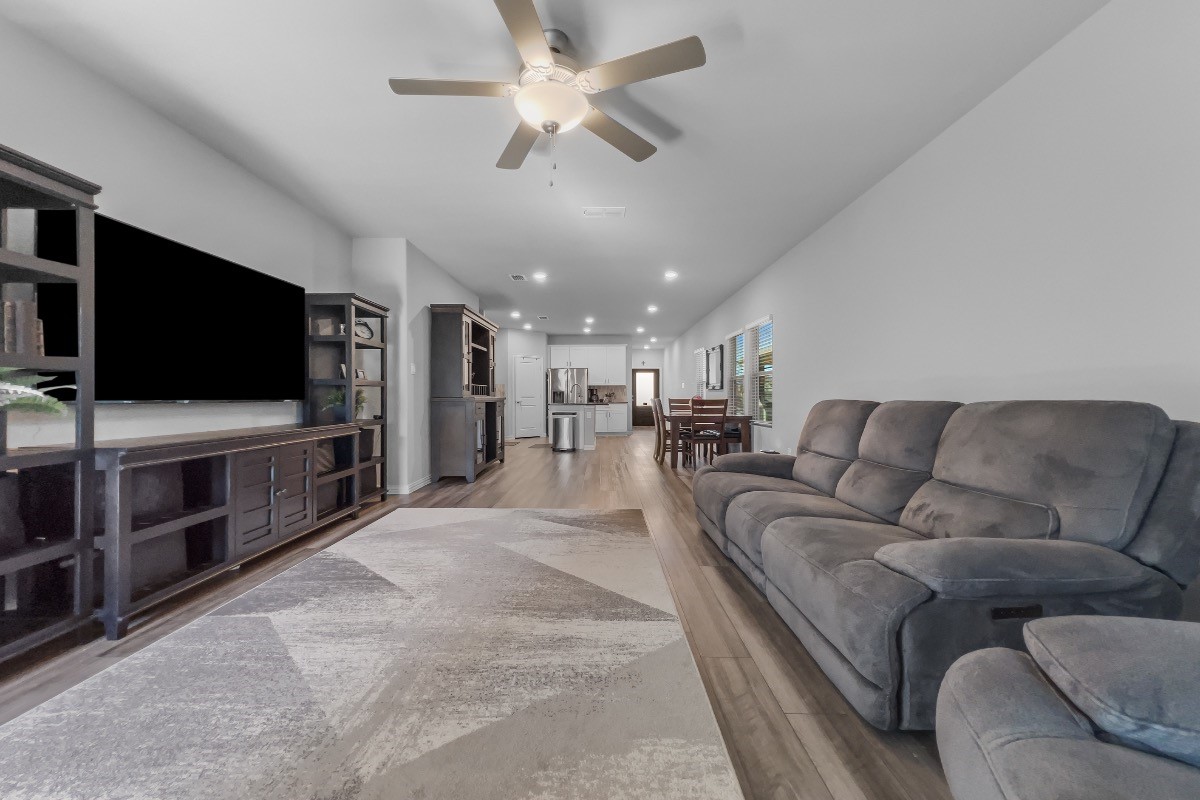 1805 Ash Oak Lane