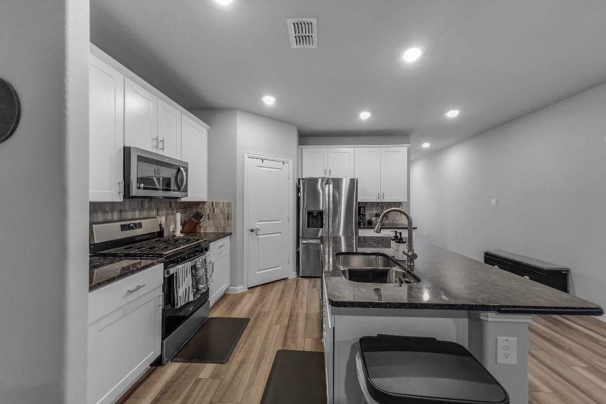 1805 Ash Oak Lane