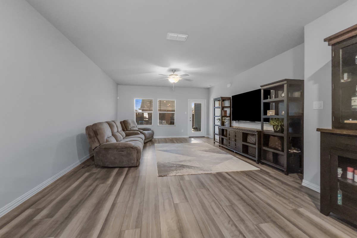 1805 Ash Oak Lane