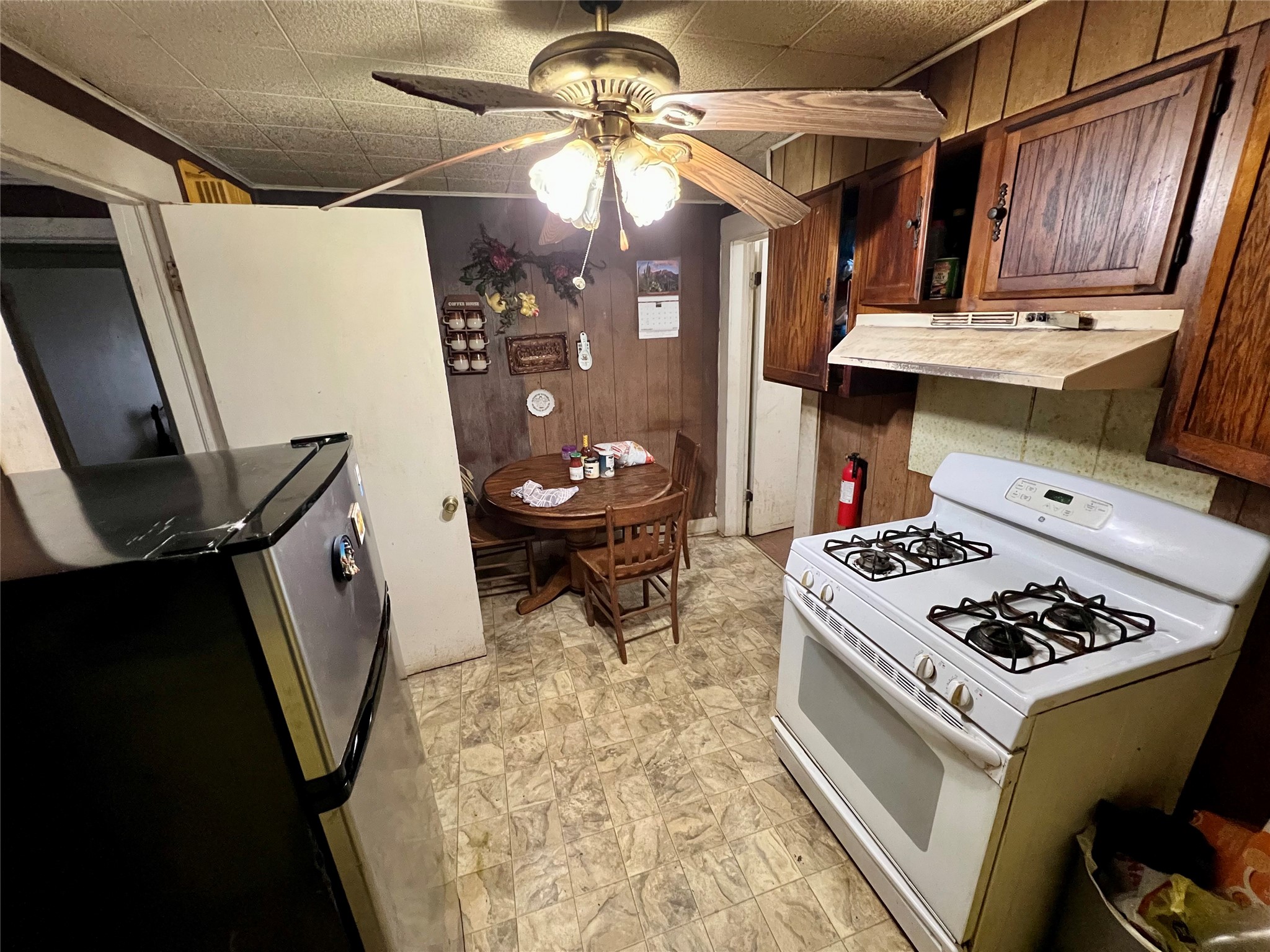 825 COUNTY ROAD 2511