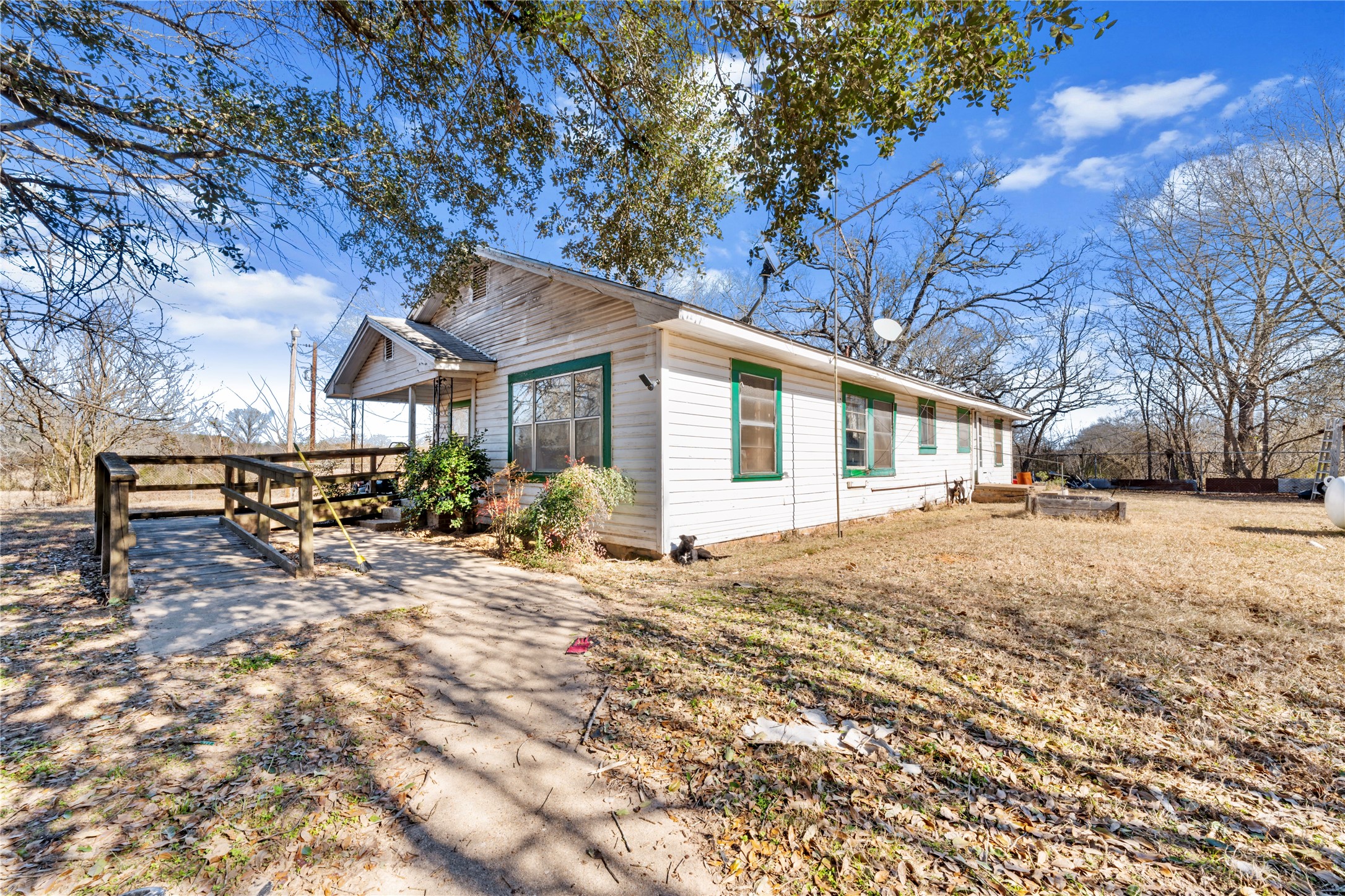 825 COUNTY ROAD 2511