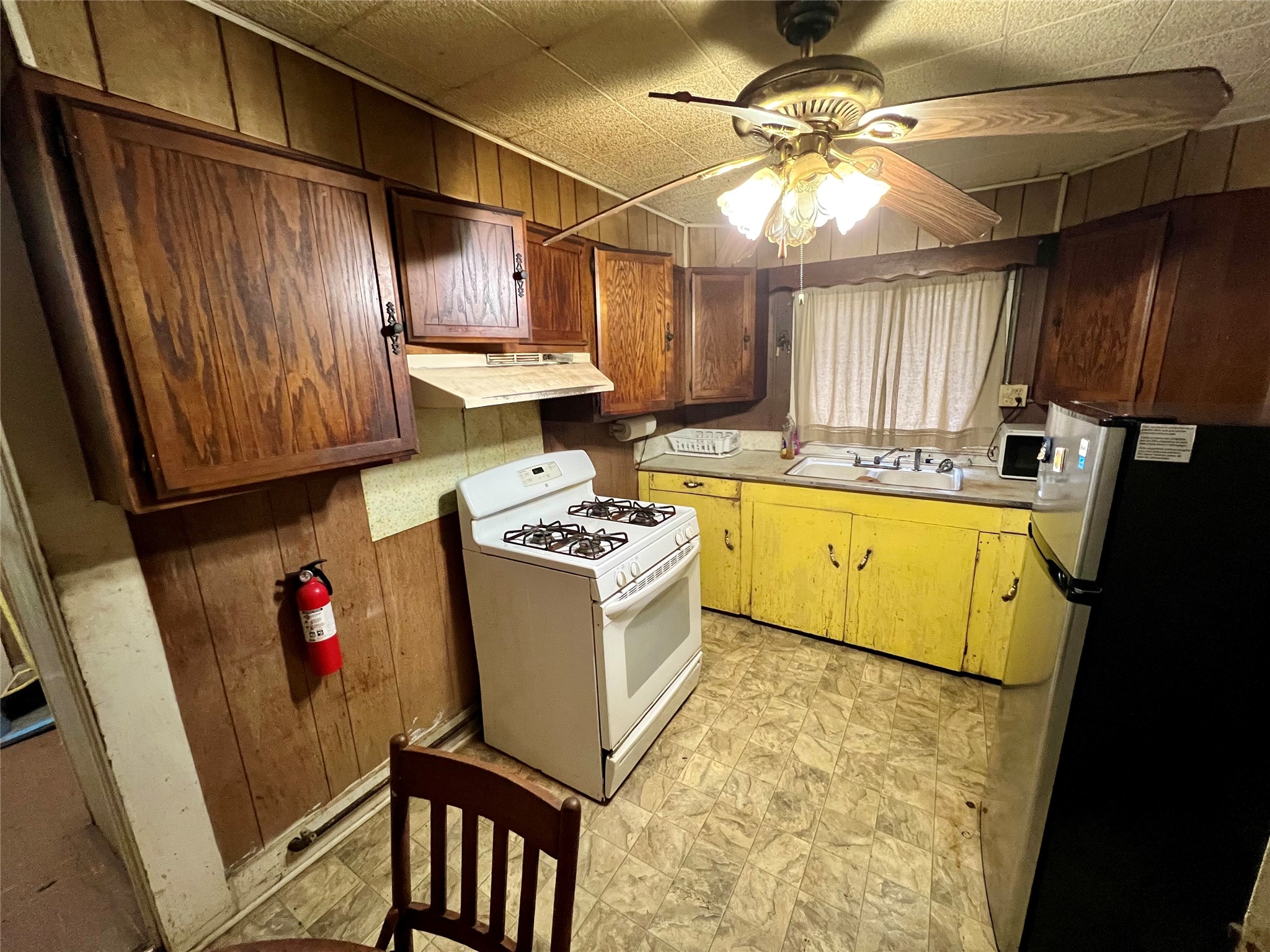 825 COUNTY ROAD 2511