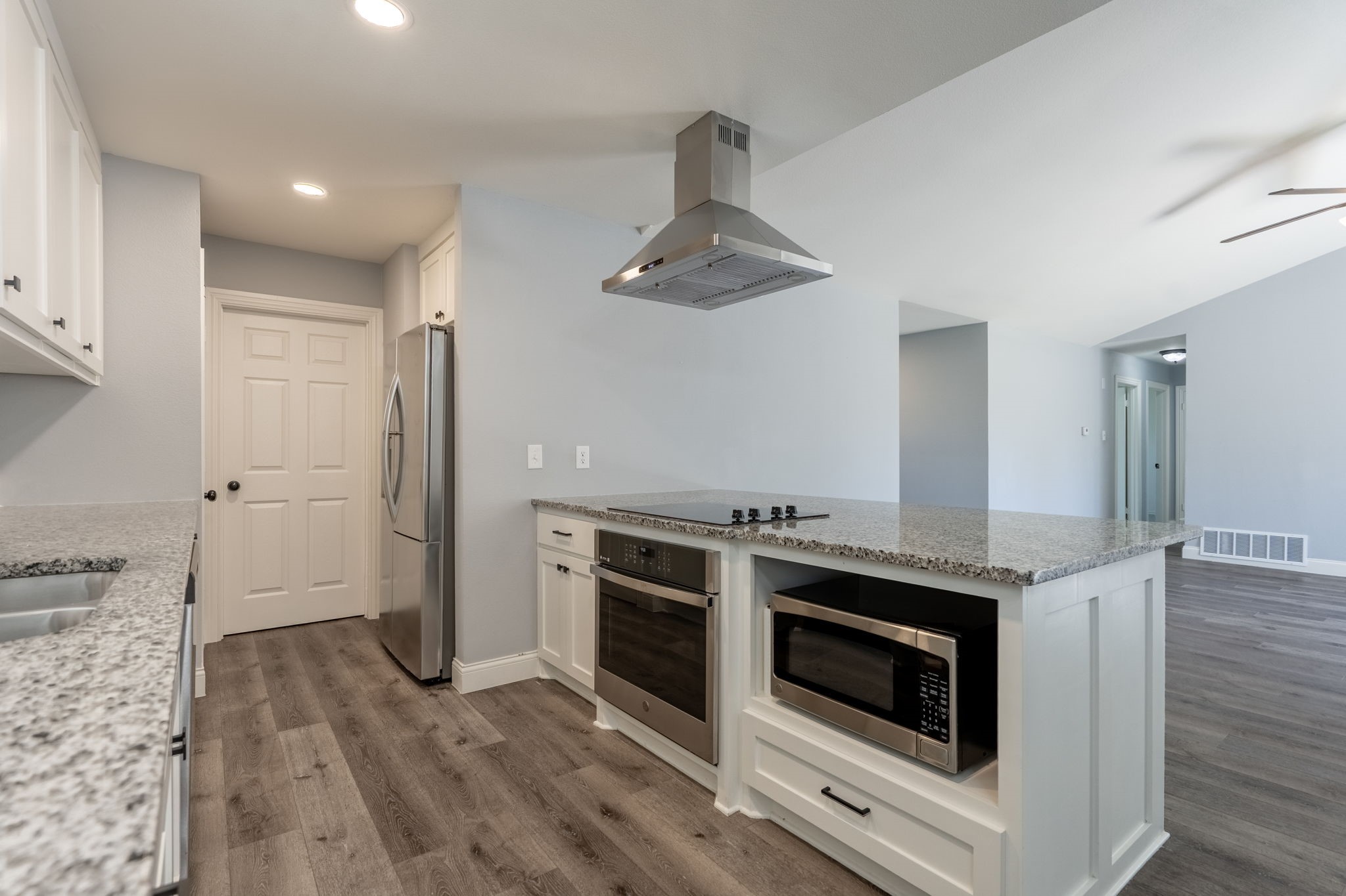 1518 Summertree Court