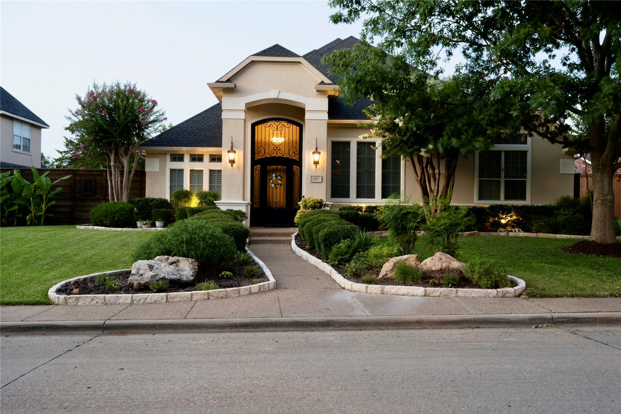 2937 Lago Vista Lane