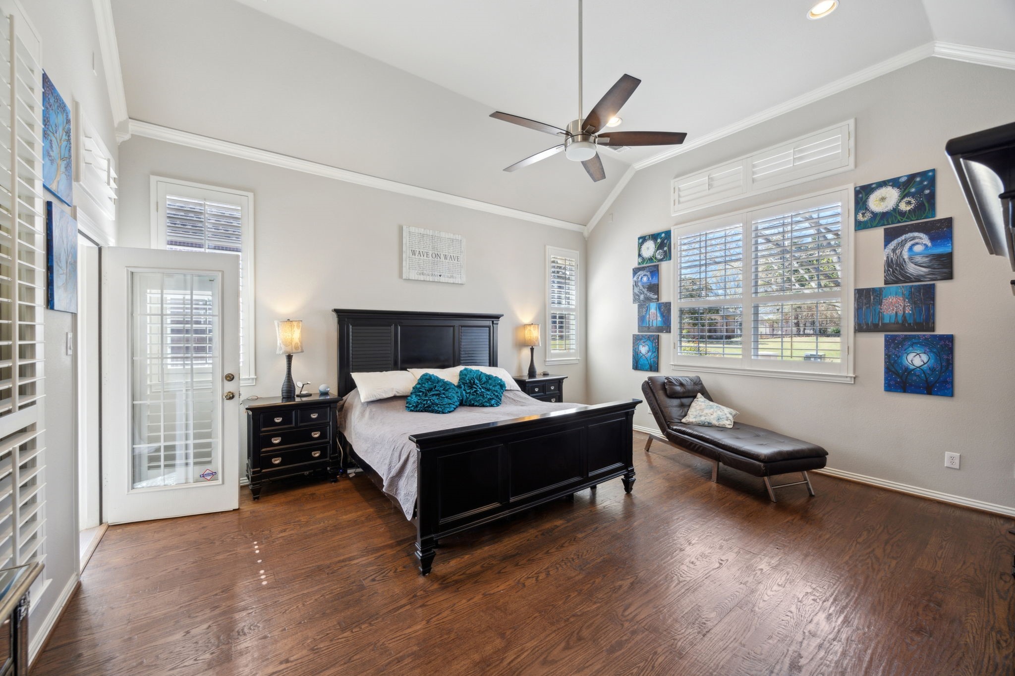 2937 Lago Vista Lane