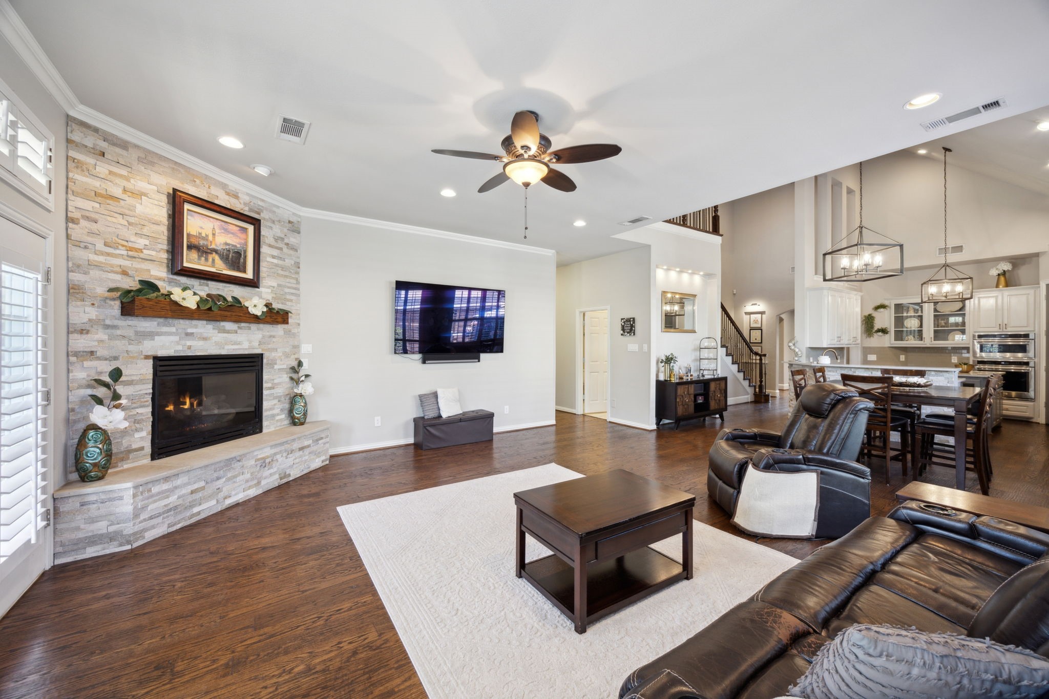 2937 Lago Vista Lane
