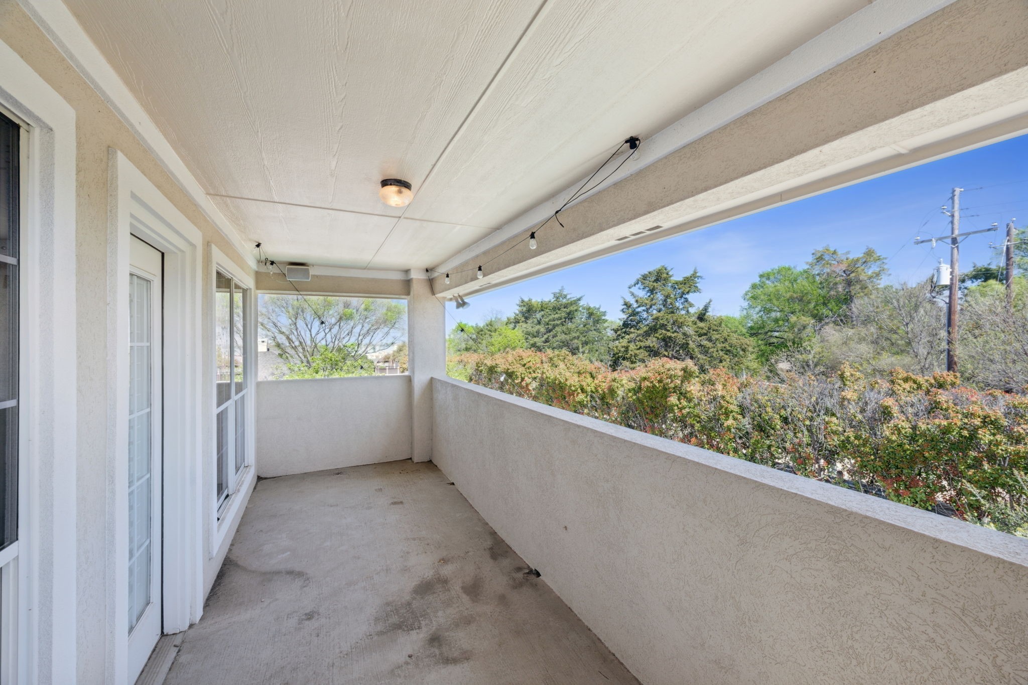 2937 Lago Vista Lane