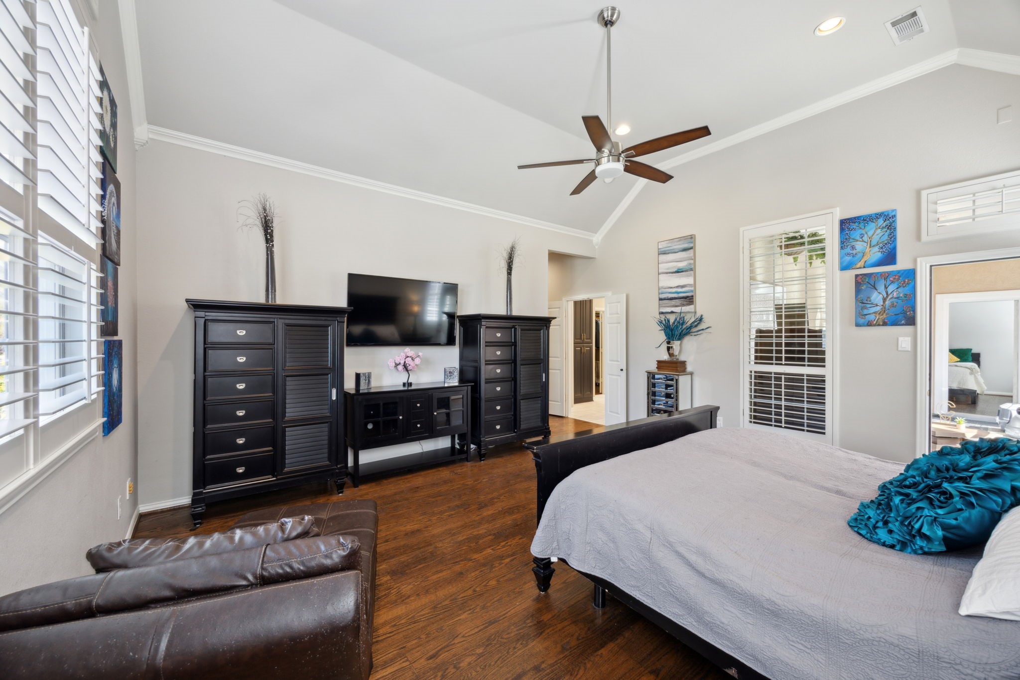 2937 Lago Vista Lane