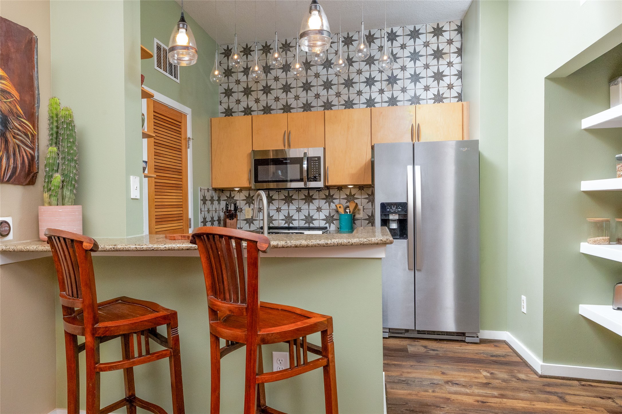 201 W Lancaster Avenue 221
