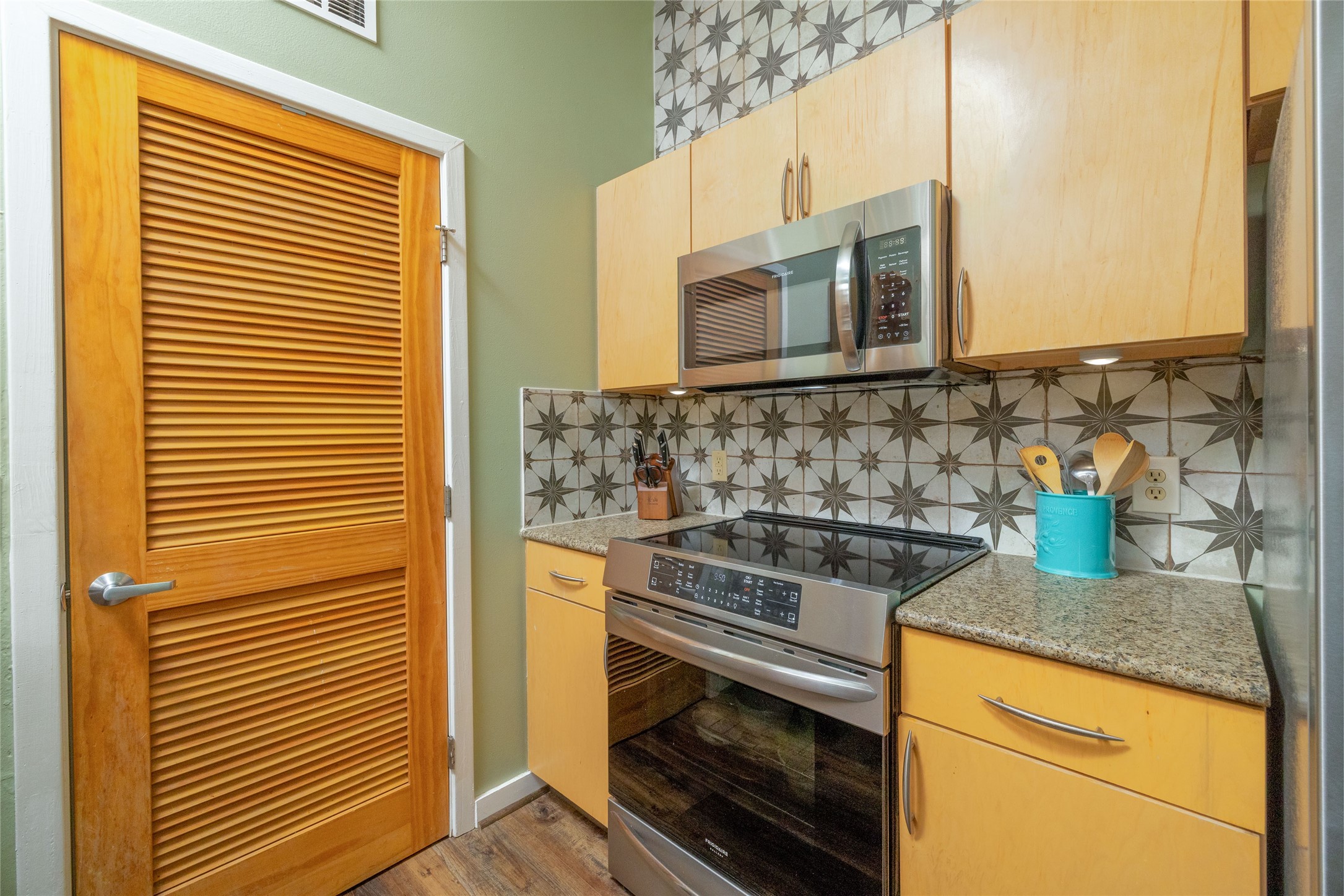 201 W Lancaster Avenue 221