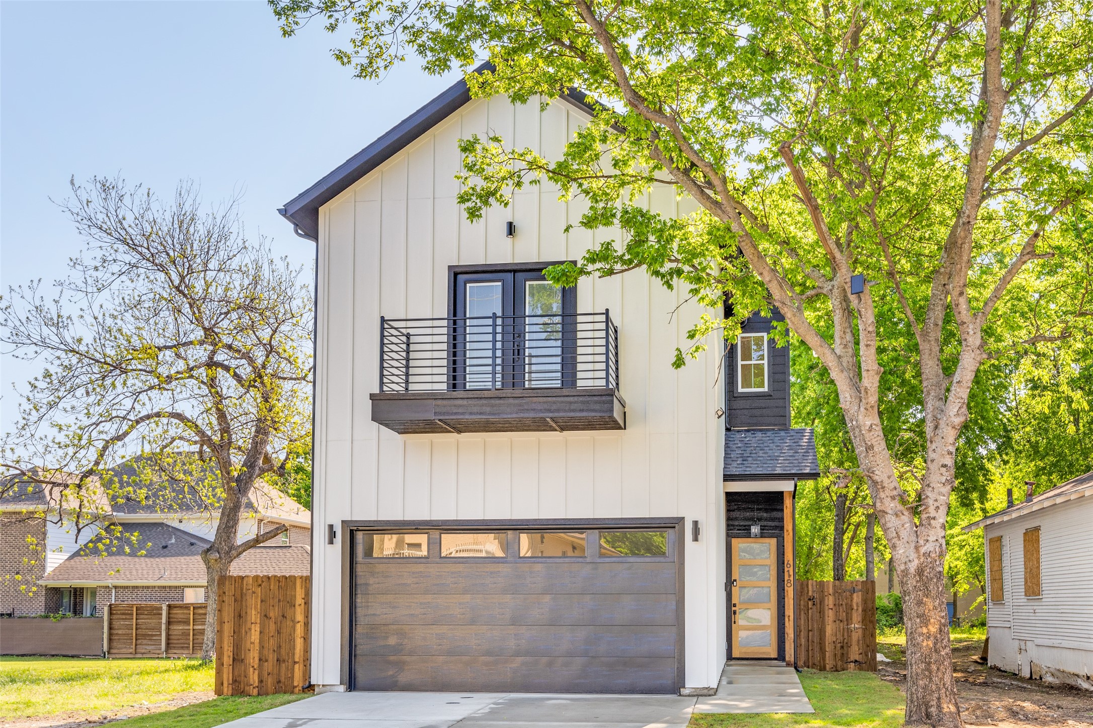 618 N Cliff