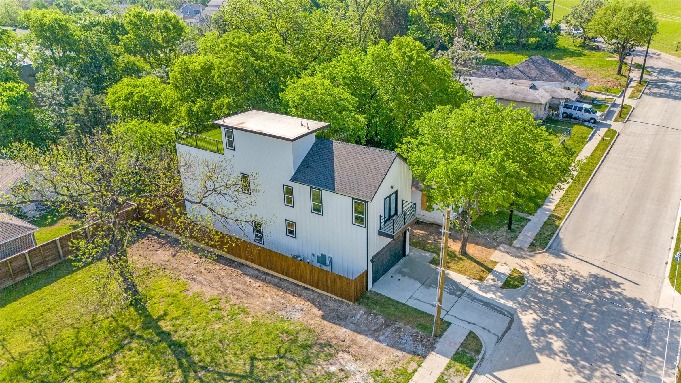 618 N Cliff