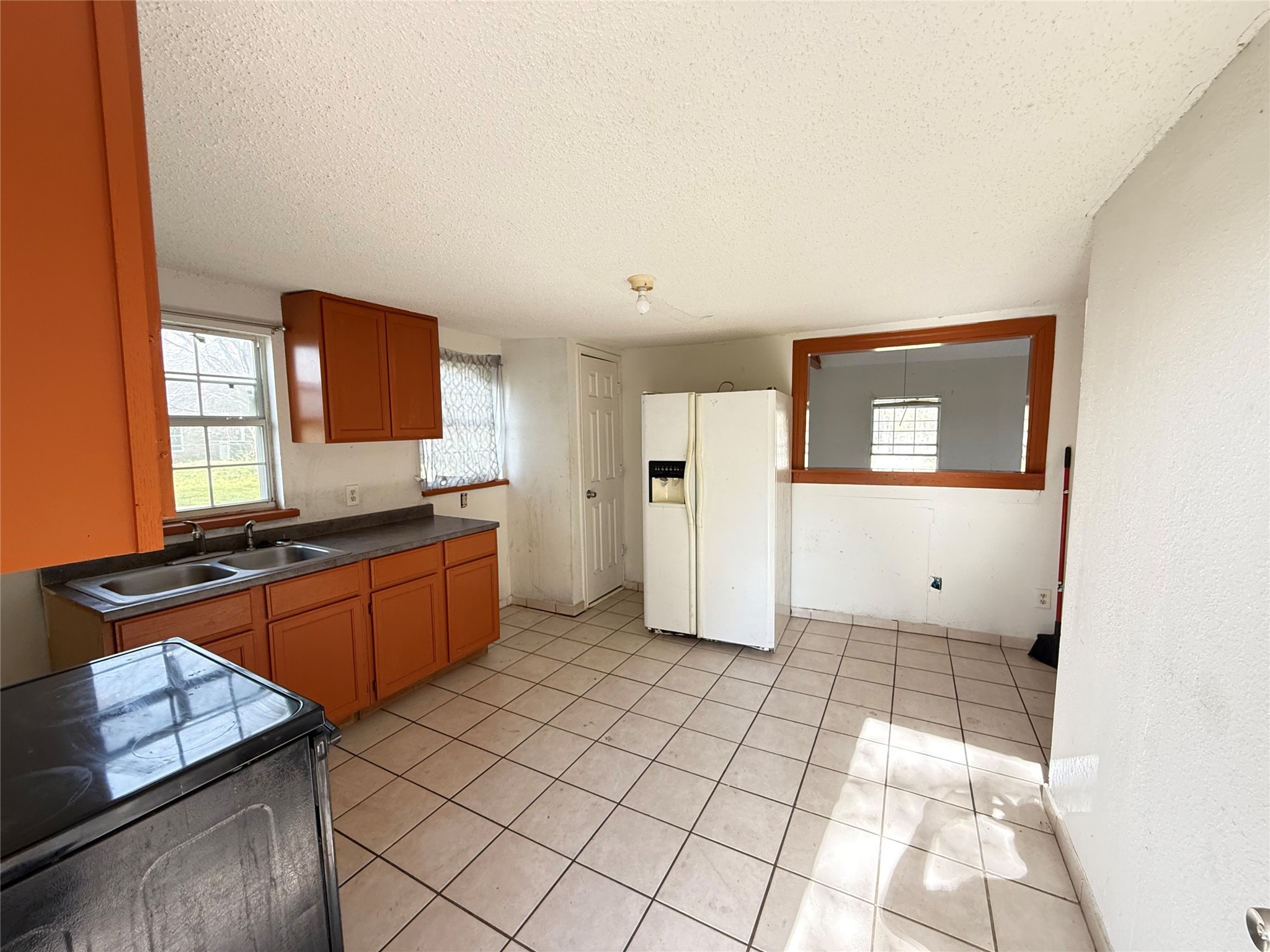 4249 Elkins