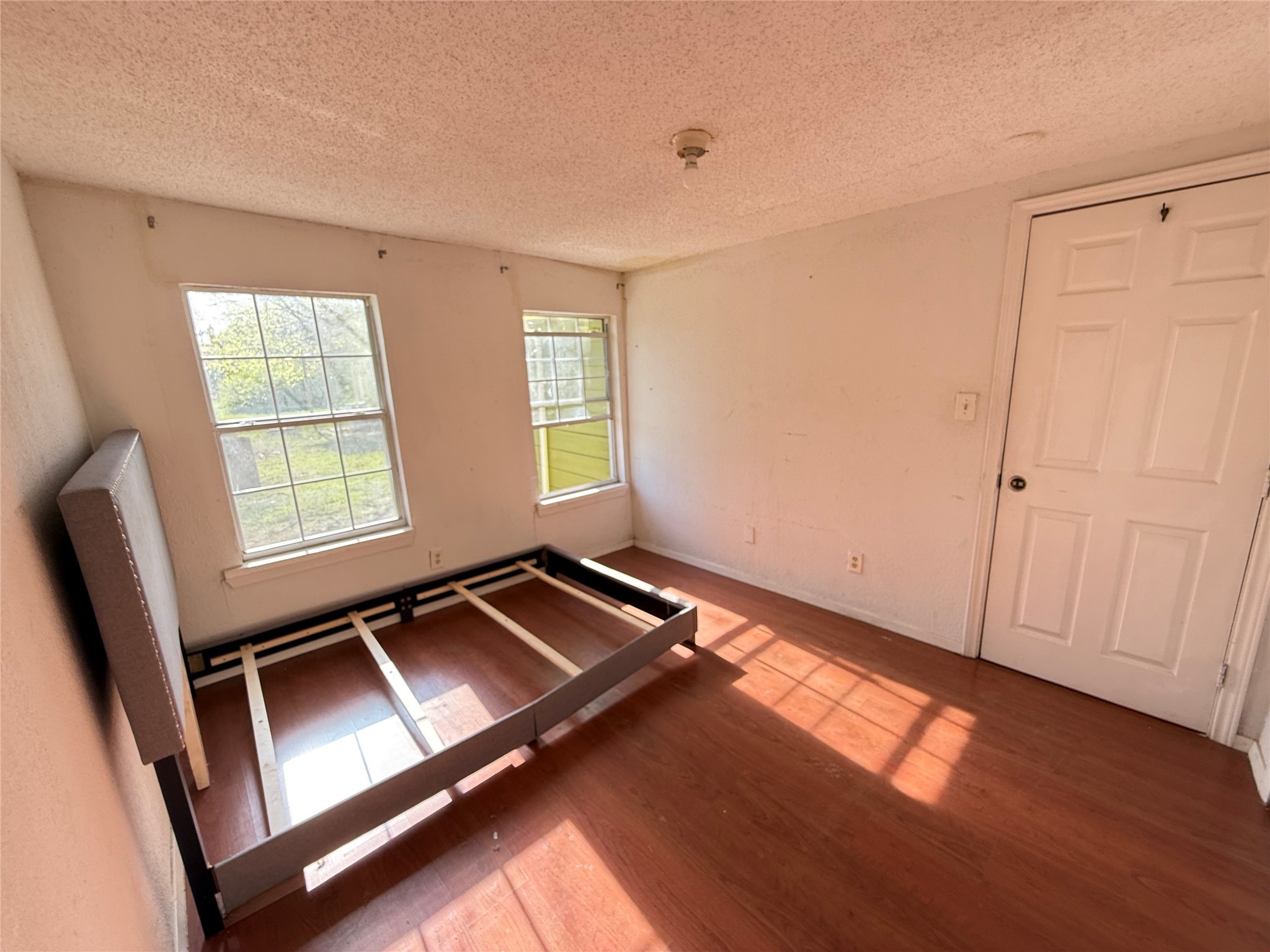 4249 Elkins
